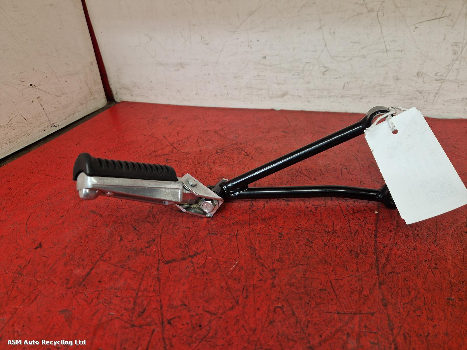 View Auto part Right Footrest Lexmoto Michigan Zs 125 2024