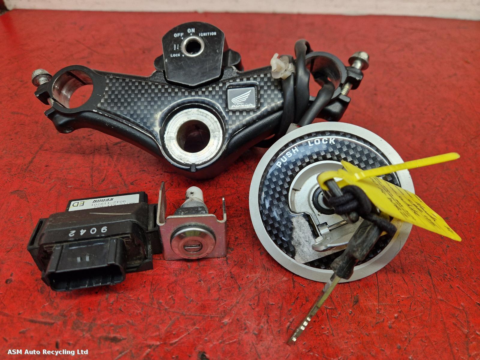 View Auto part Comp.Lock Set + Keys Honda Cbr 2014