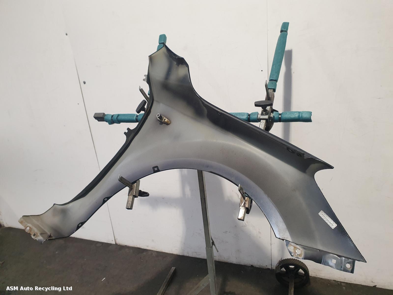 View Auto part L Wing Kia Ceed 2009