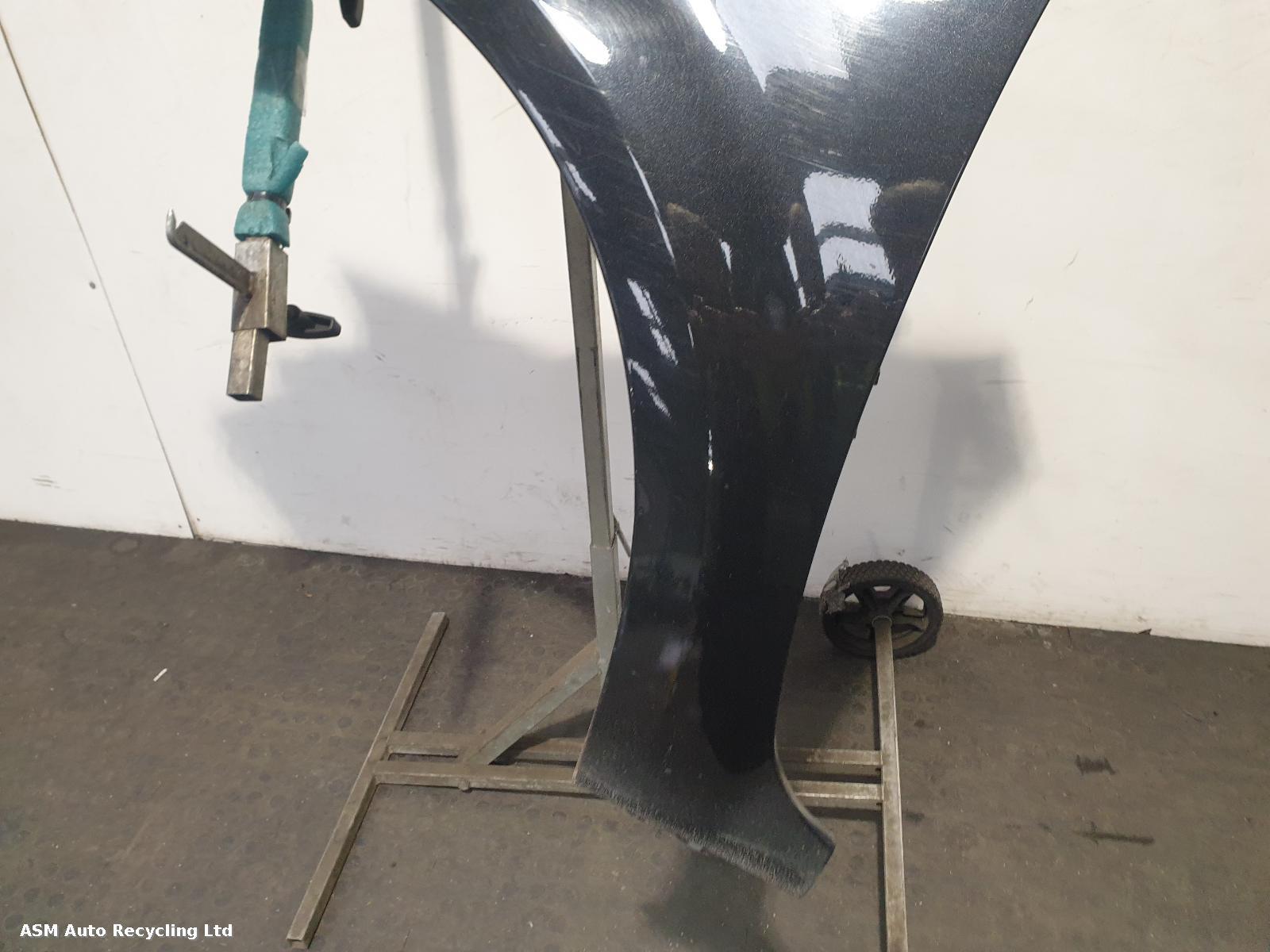 View Auto part L Wing Kia Ceed 2009
