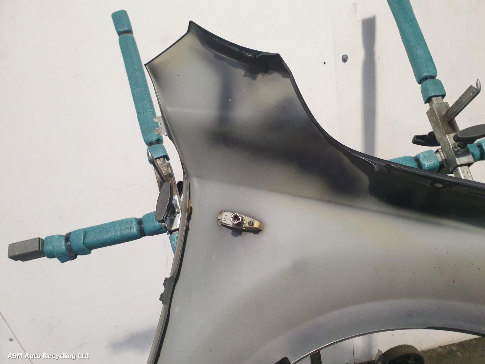 View Auto part L Wing Kia Ceed 2009