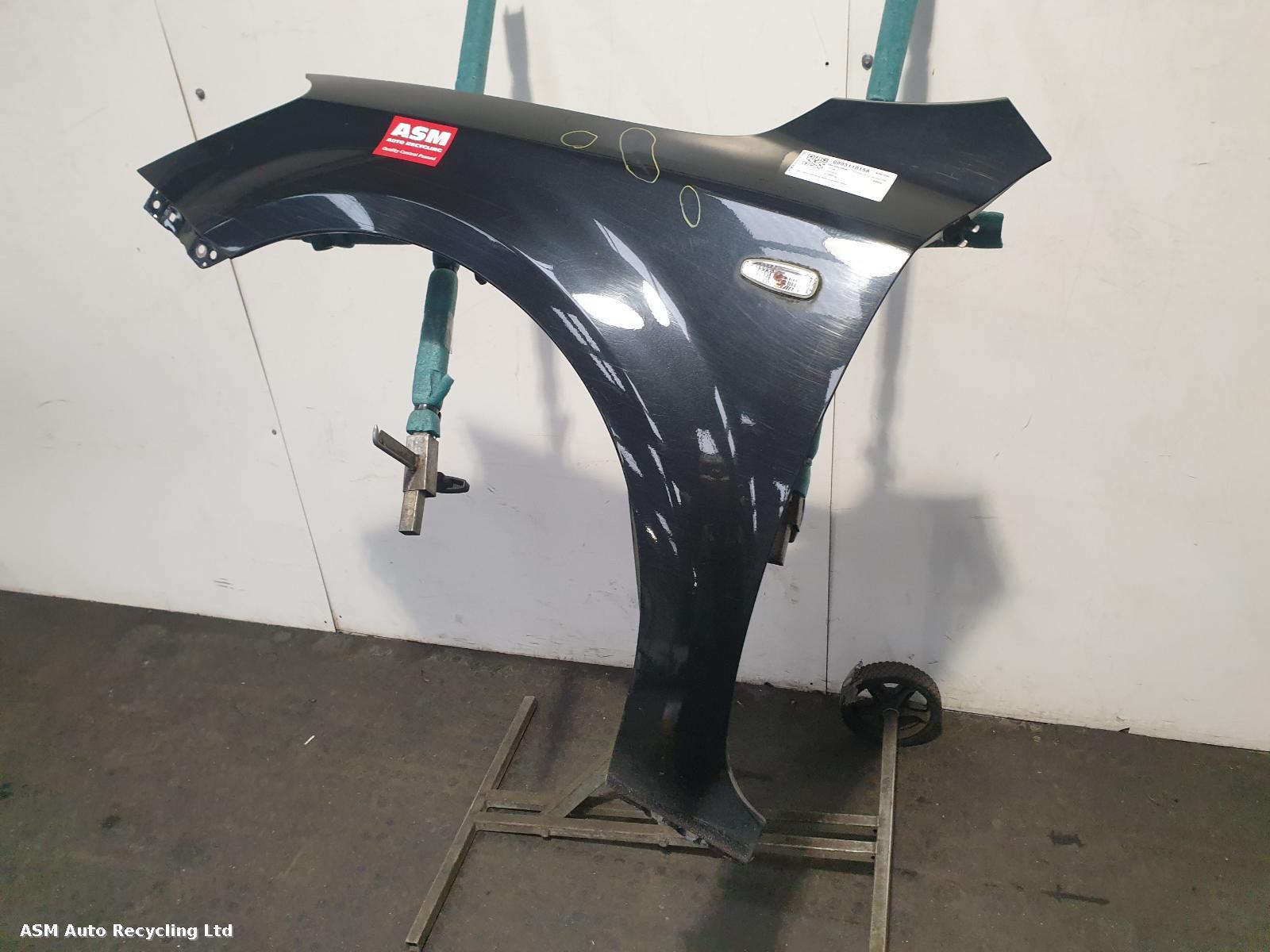View Auto part L Wing Kia Ceed 2009
