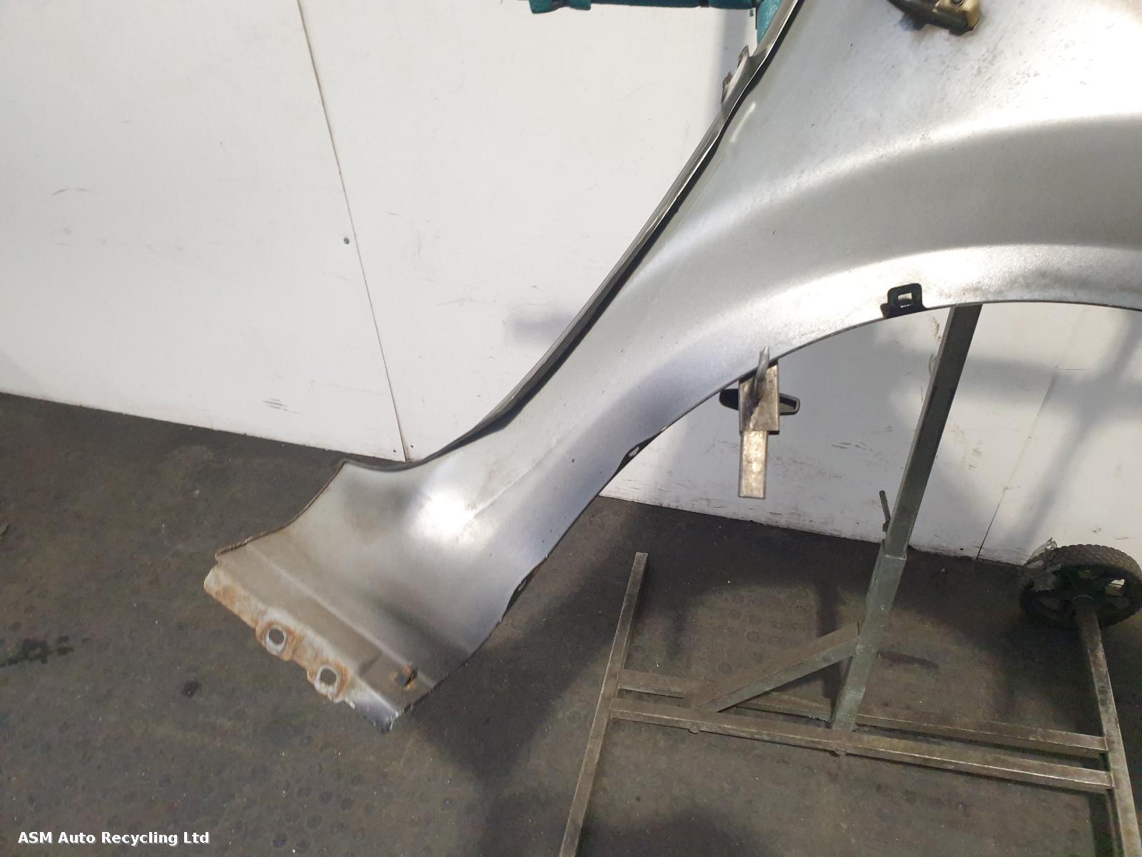 View Auto part L Wing Kia Ceed 2009