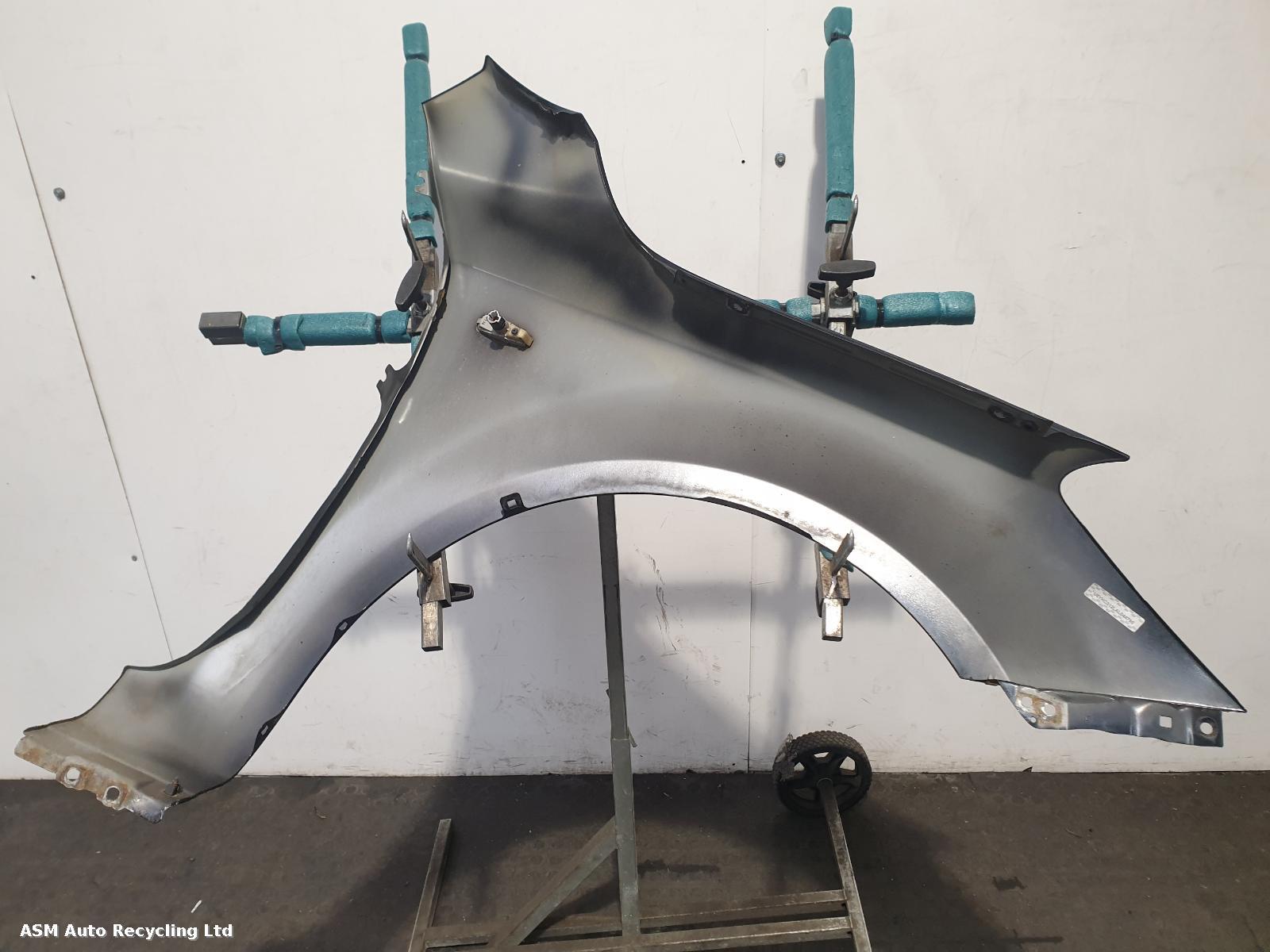 View Auto part L Wing Kia Ceed 2009
