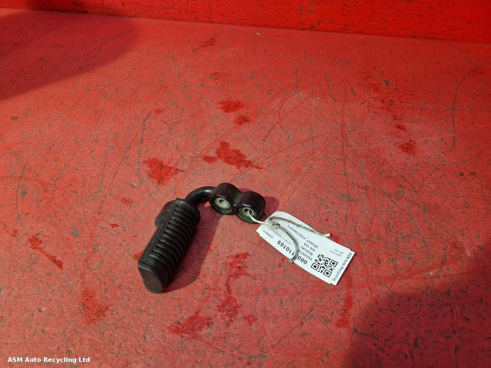 View Auto part Right Footrest Suzuki Gs 125 2001