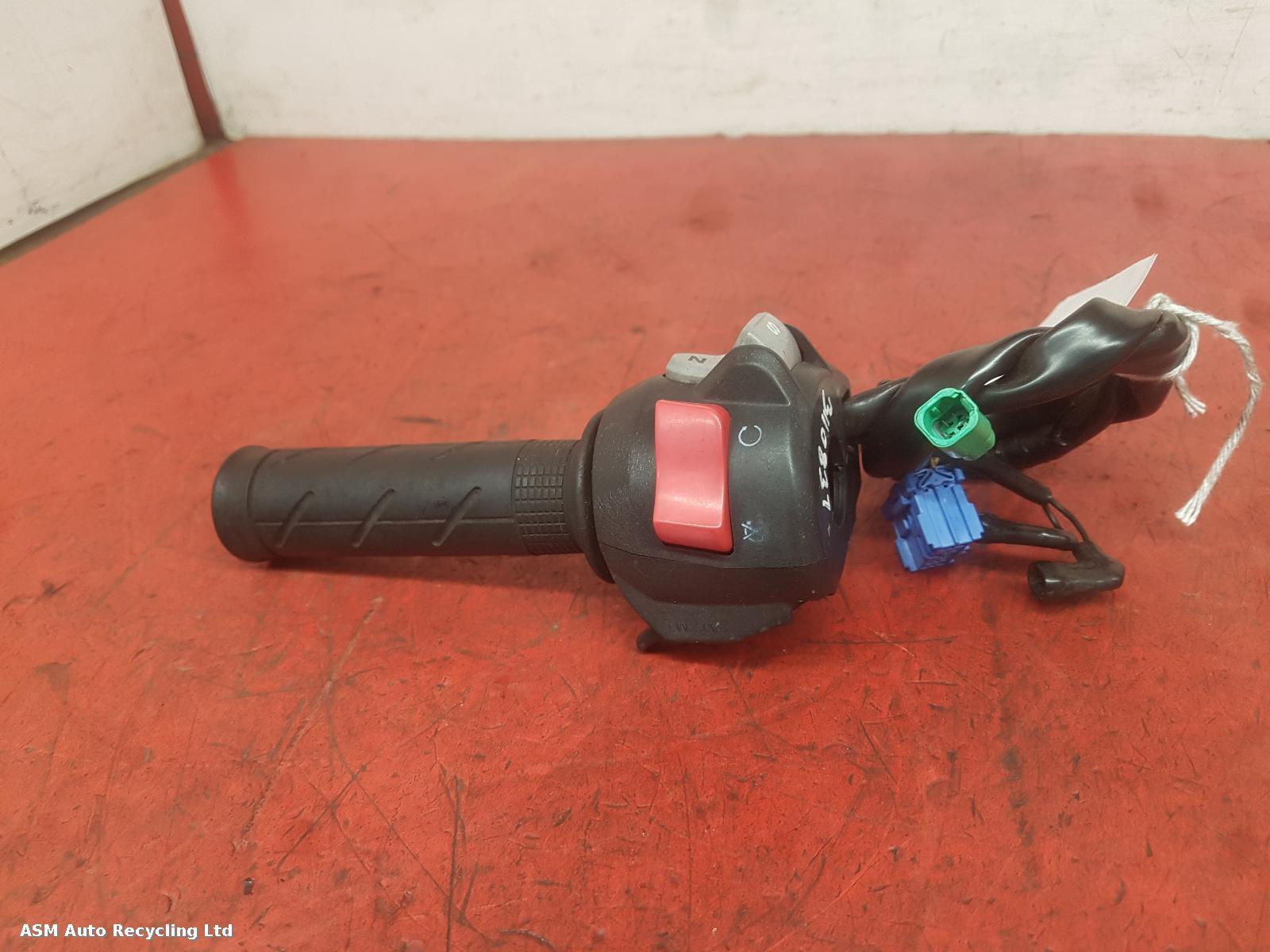 View Auto part RH Switch Gear Honda Nc 750 2014