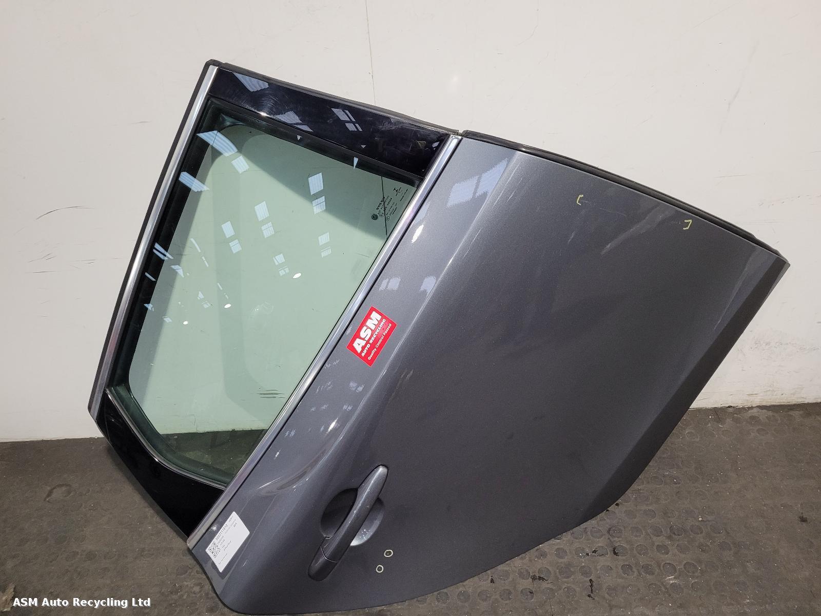 View Auto part R Rear Door Volvo V40 2016