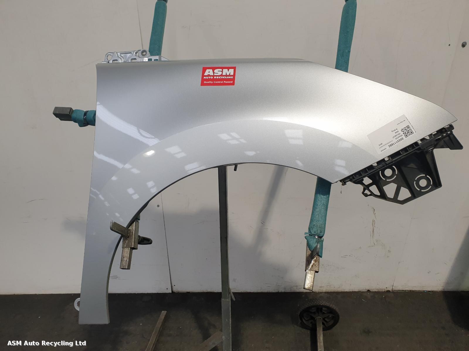 View Auto part R Wing Peugeot 5008 2012