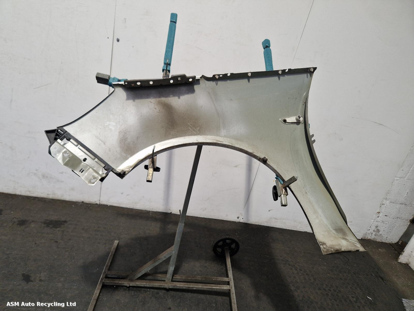 View Auto part R Wing Vauxhall Zafira 2016
