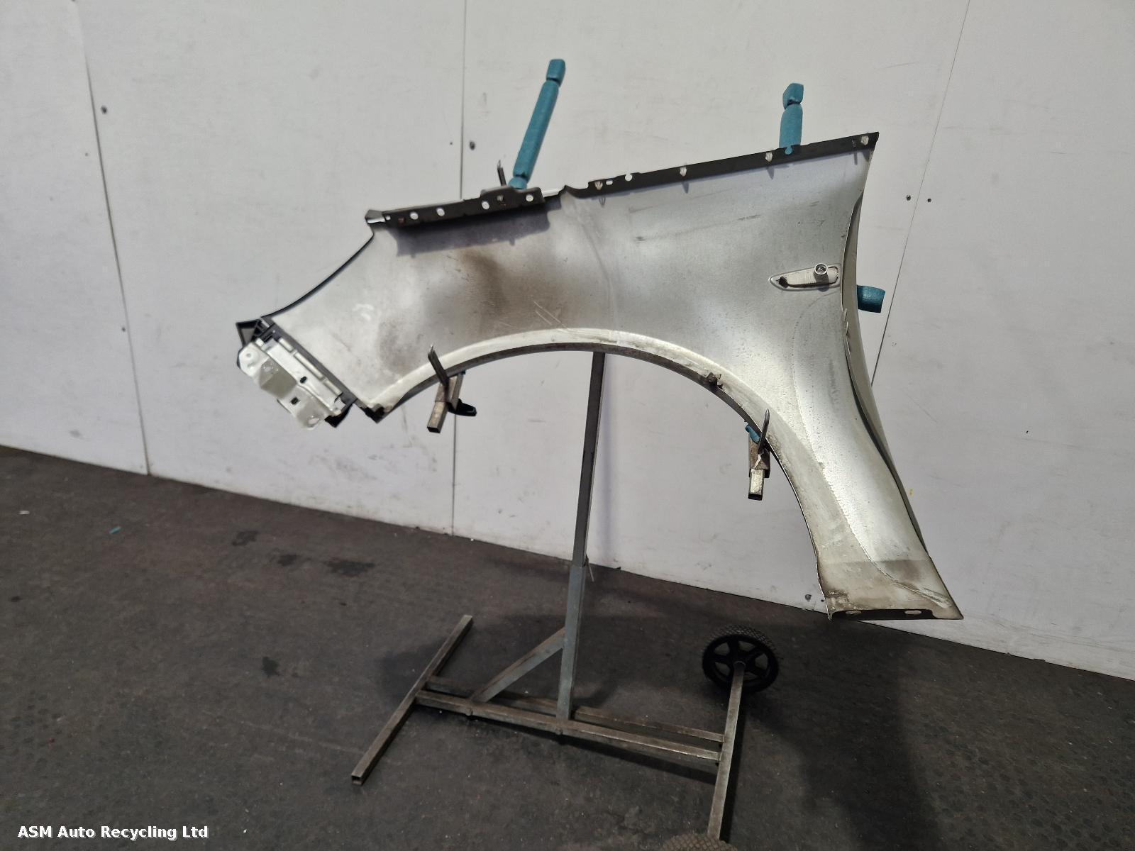 View Auto part R Wing Vauxhall Zafira 2016