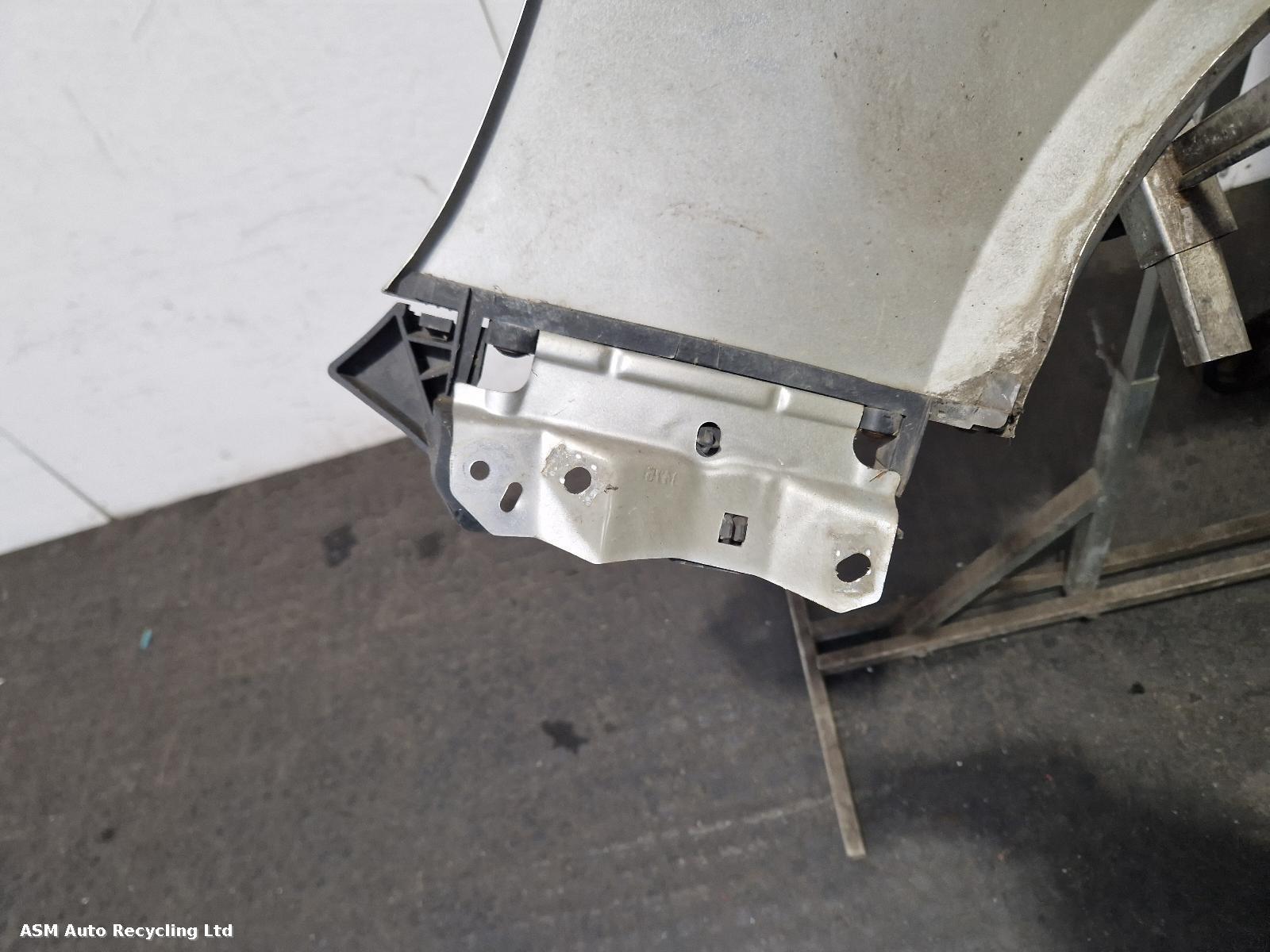 View Auto part R Wing Vauxhall Zafira 2016