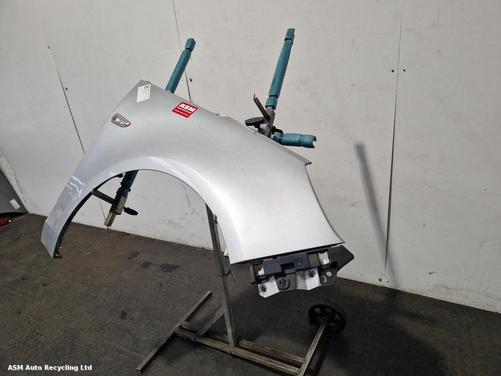 View Auto part R Wing Vauxhall Zafira 2016