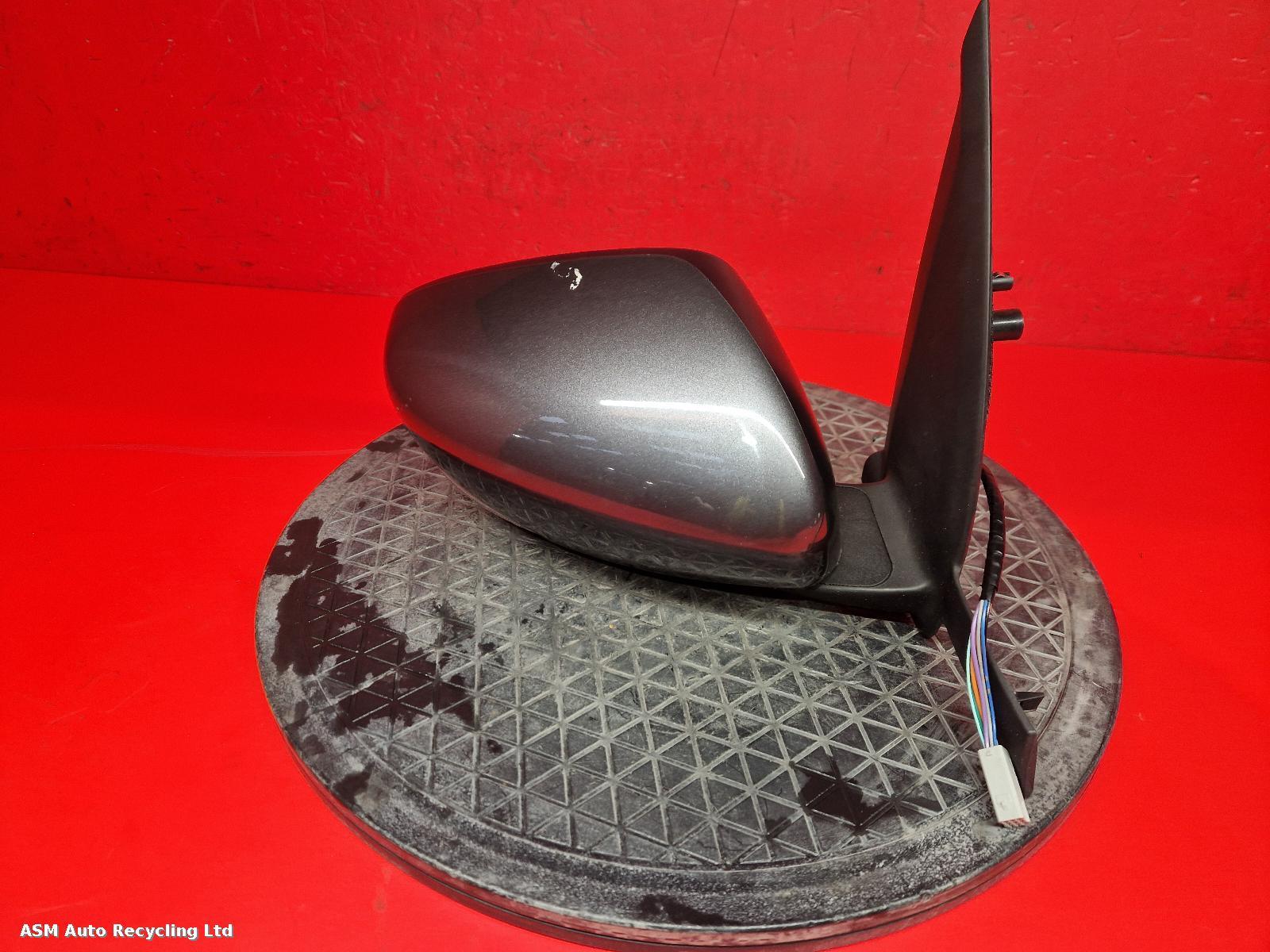 View Auto part R Door Mirror Suzuki Swift 2021