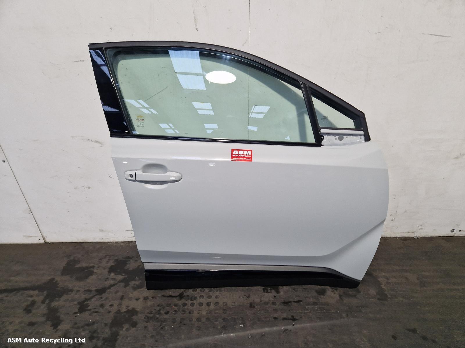 View Auto part R Front Door Toyota C-hr 2023