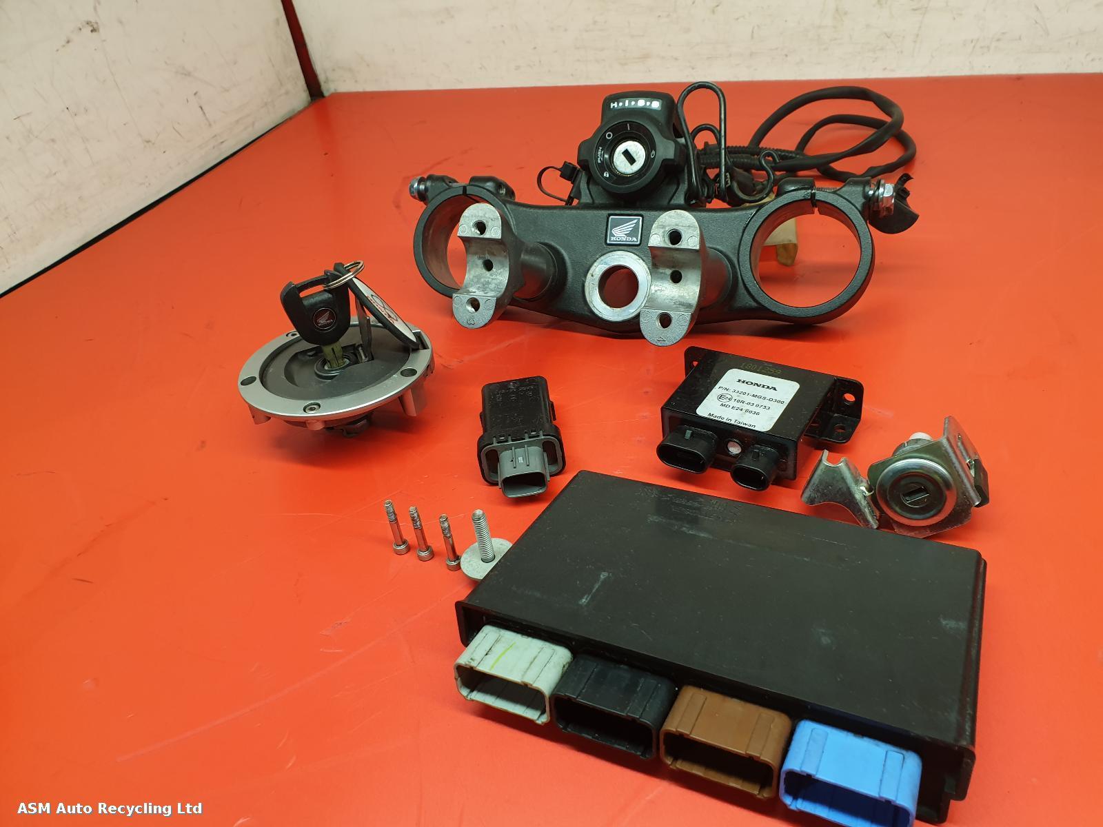 View Auto part Comp.Lock Set + Keys Honda Crf1000l 2018