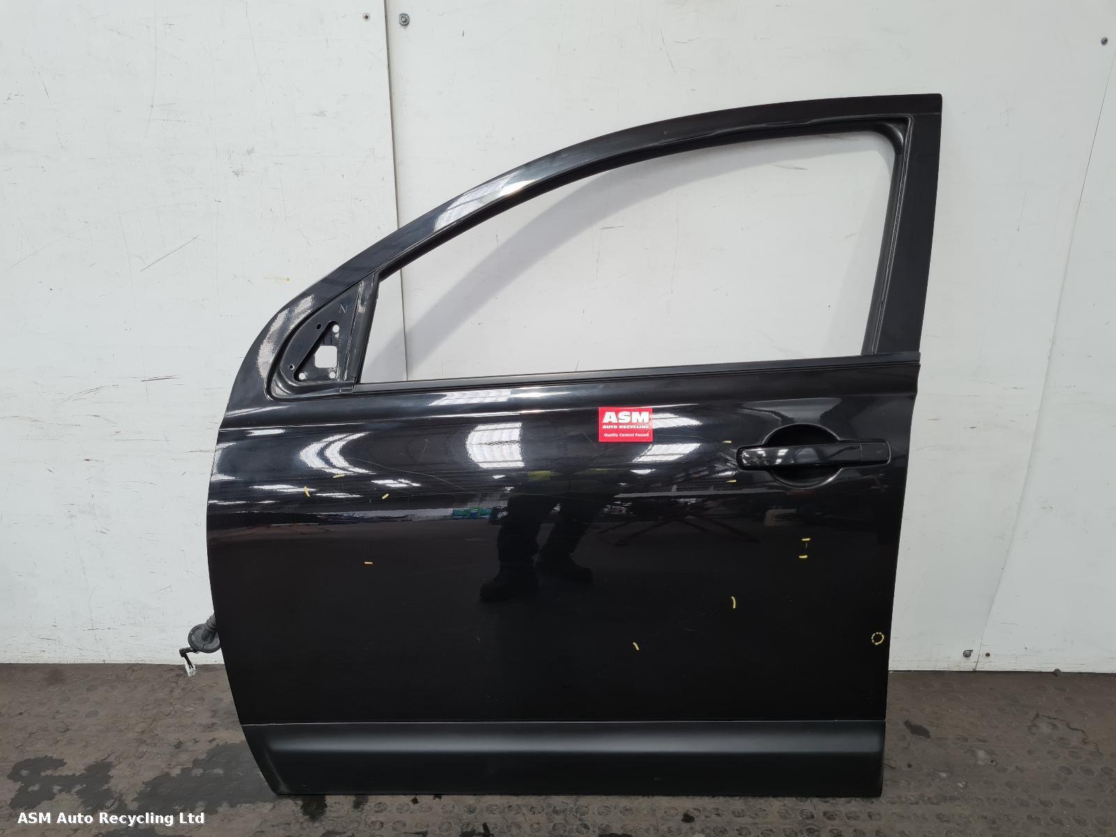 View Auto part L Front Door Nissan Qashqai 2011