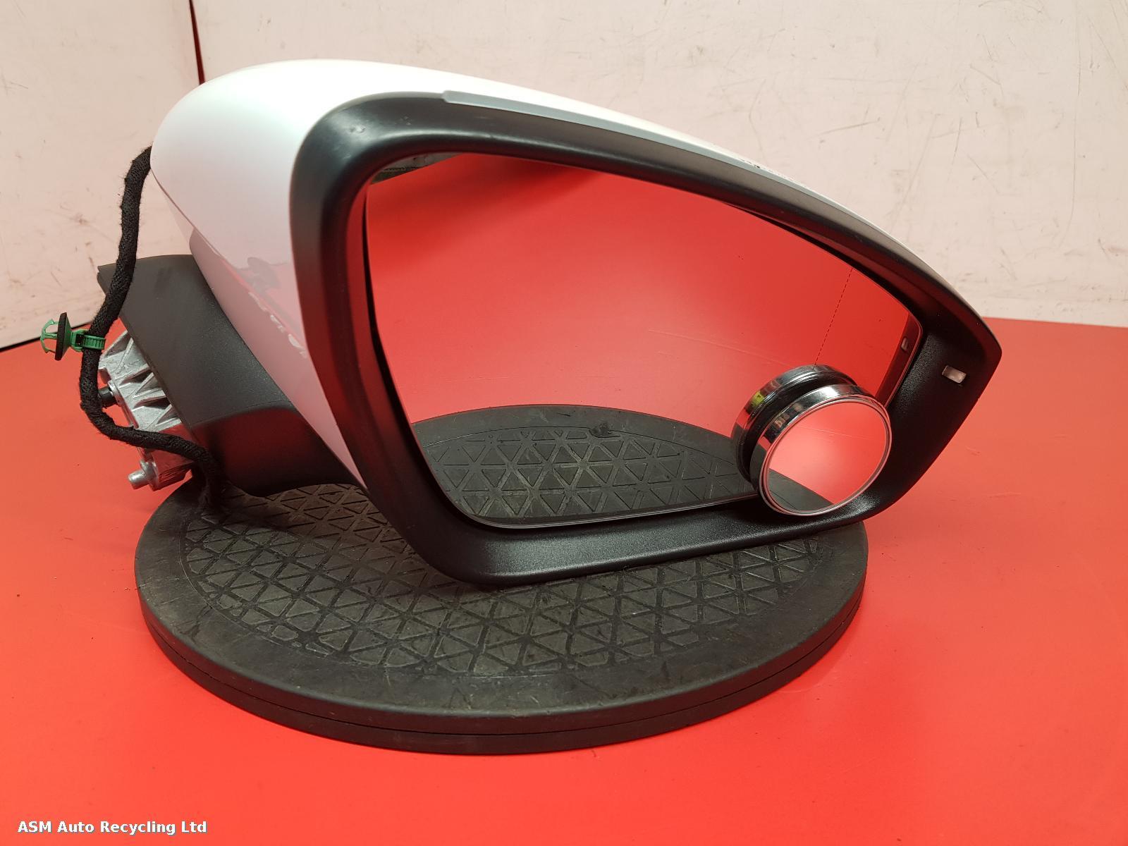 View Auto part R Door Mirror Volkswagen Id.4 2023