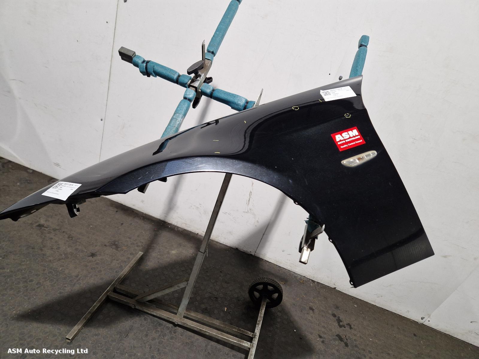 View Auto part L Wing Bmw 3 Series 2006