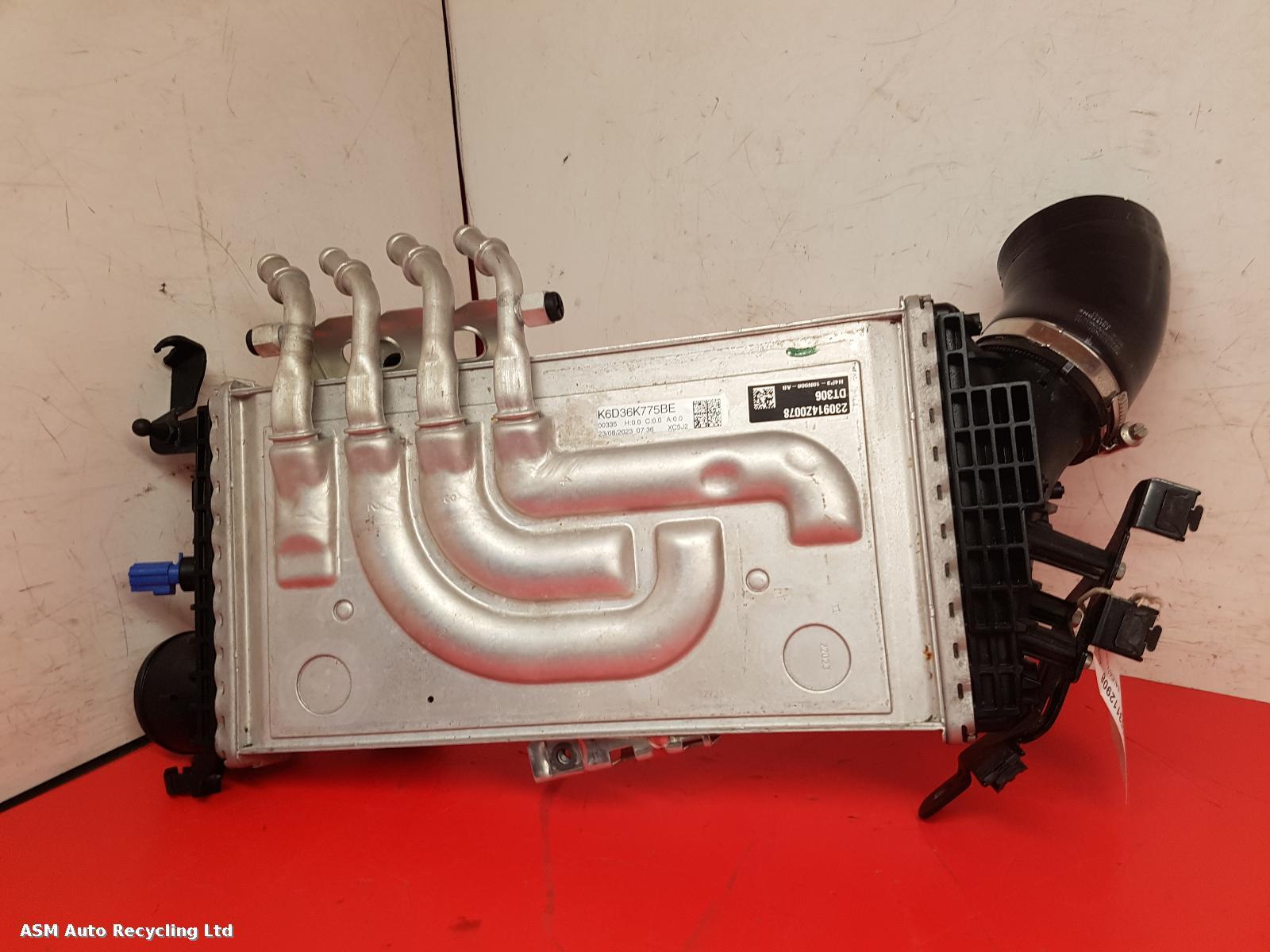 View Auto part Intercooler Land Rover Defender 2024
