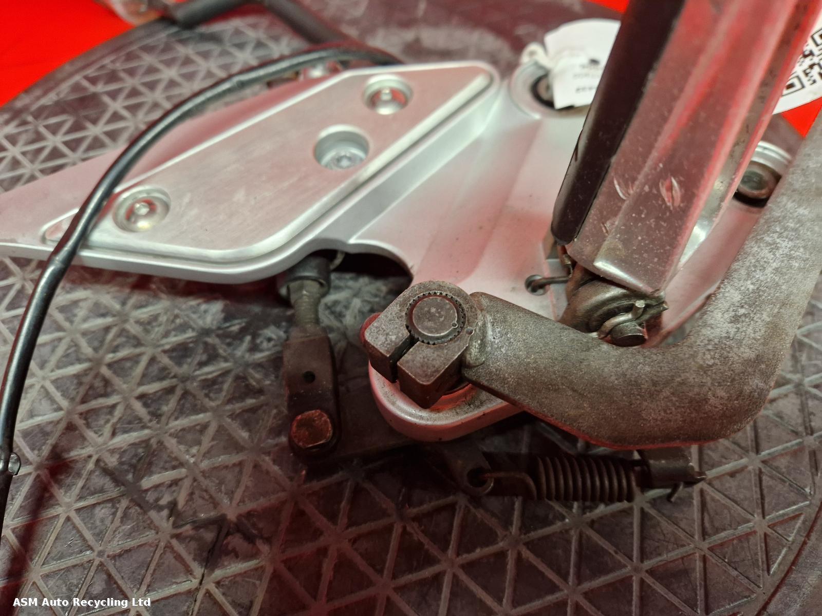 View Auto part Right Footrest Yamaha Fz6 2006