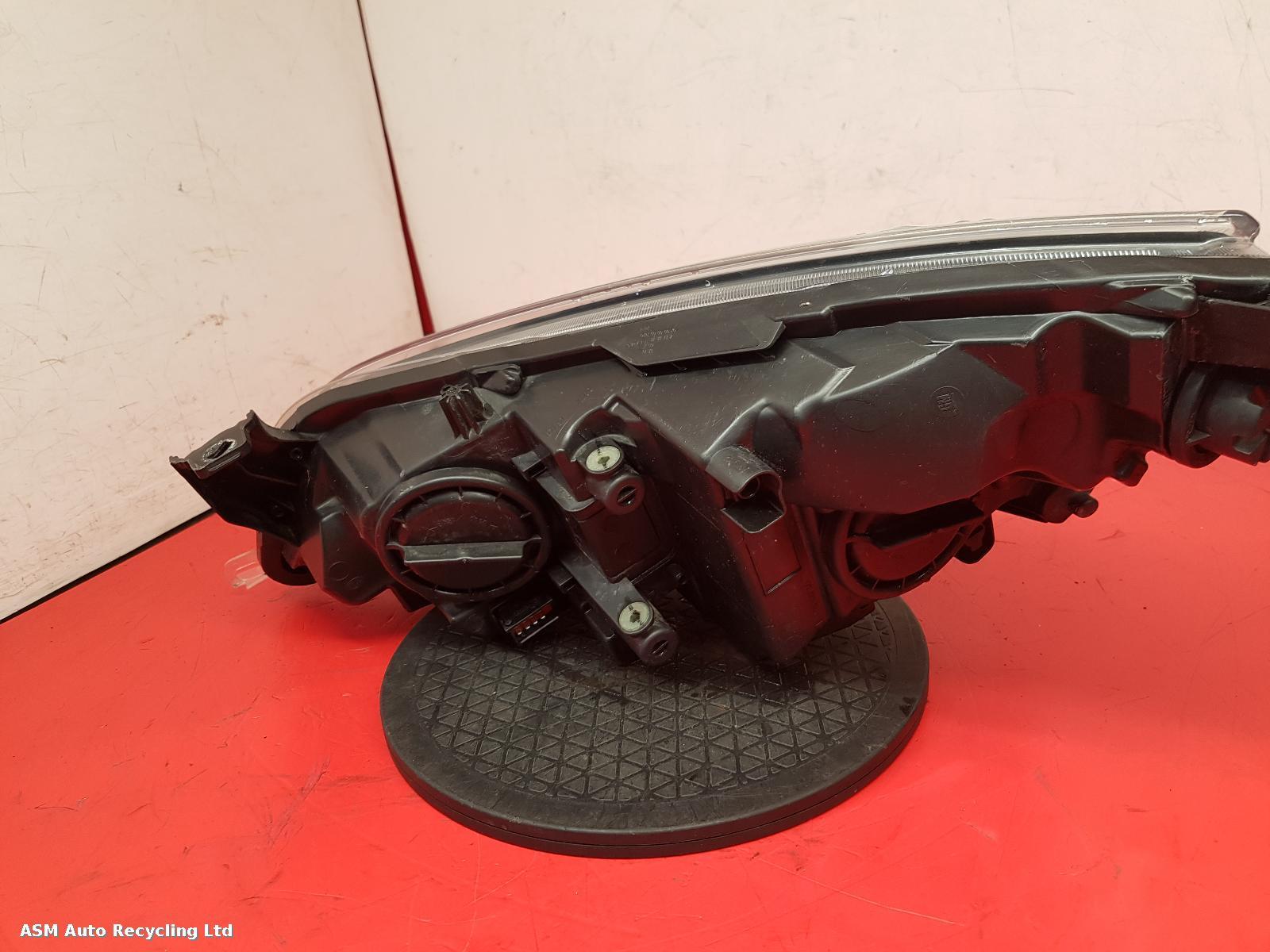 View Auto part R Headlamp Vauxhall Astra 2015