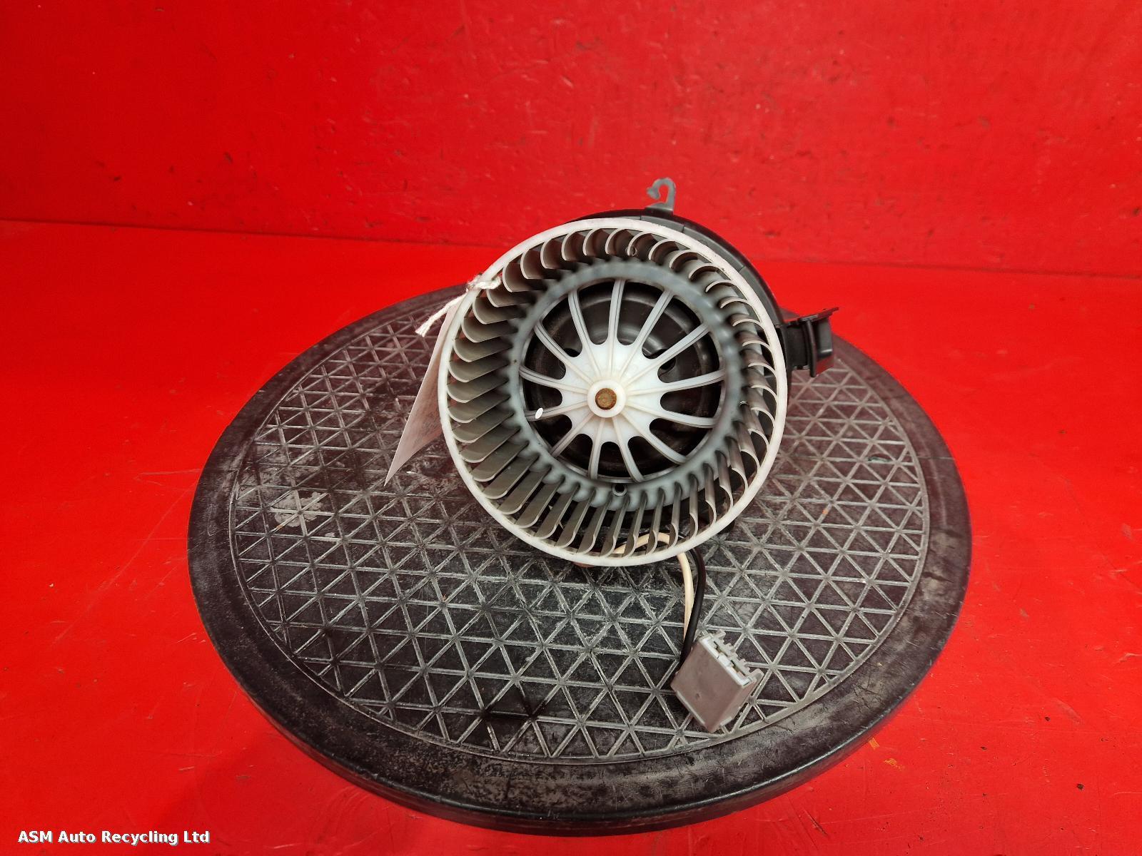 View Auto part Heater Motor/Assembly Vauxhall Astra 2013