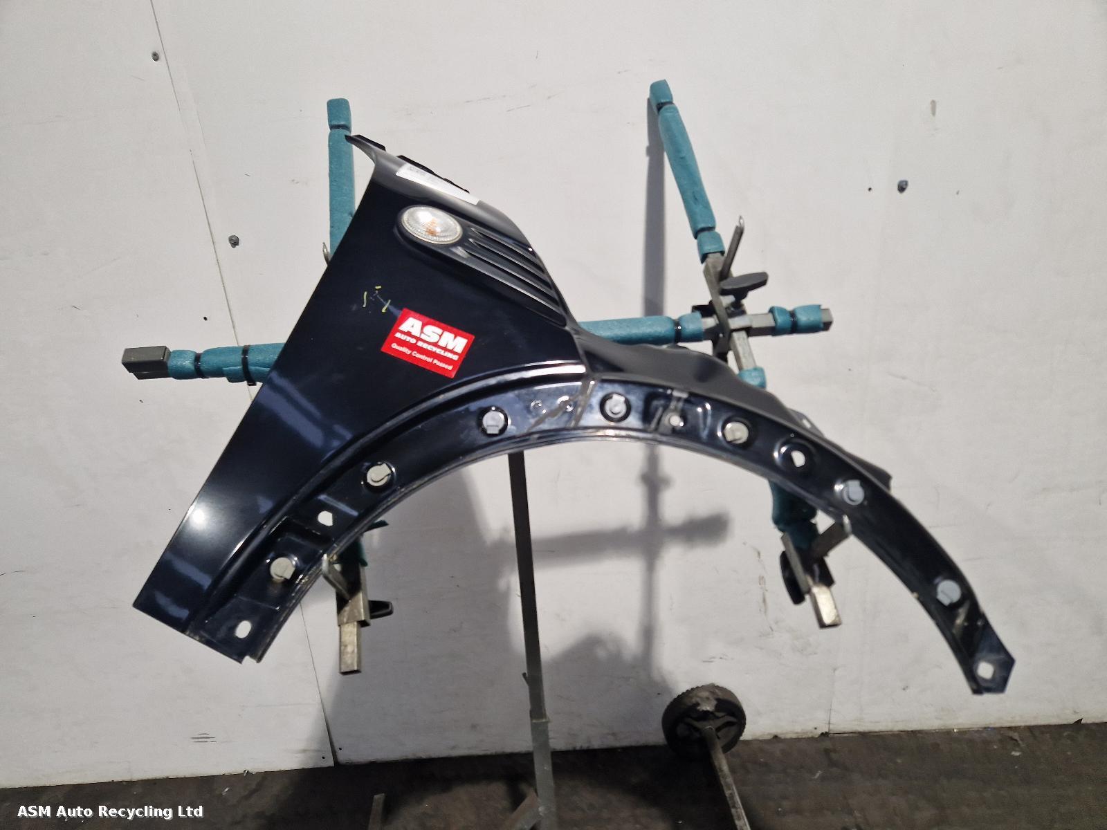 View Auto part R Wing Mini (bmw) Mini 2009