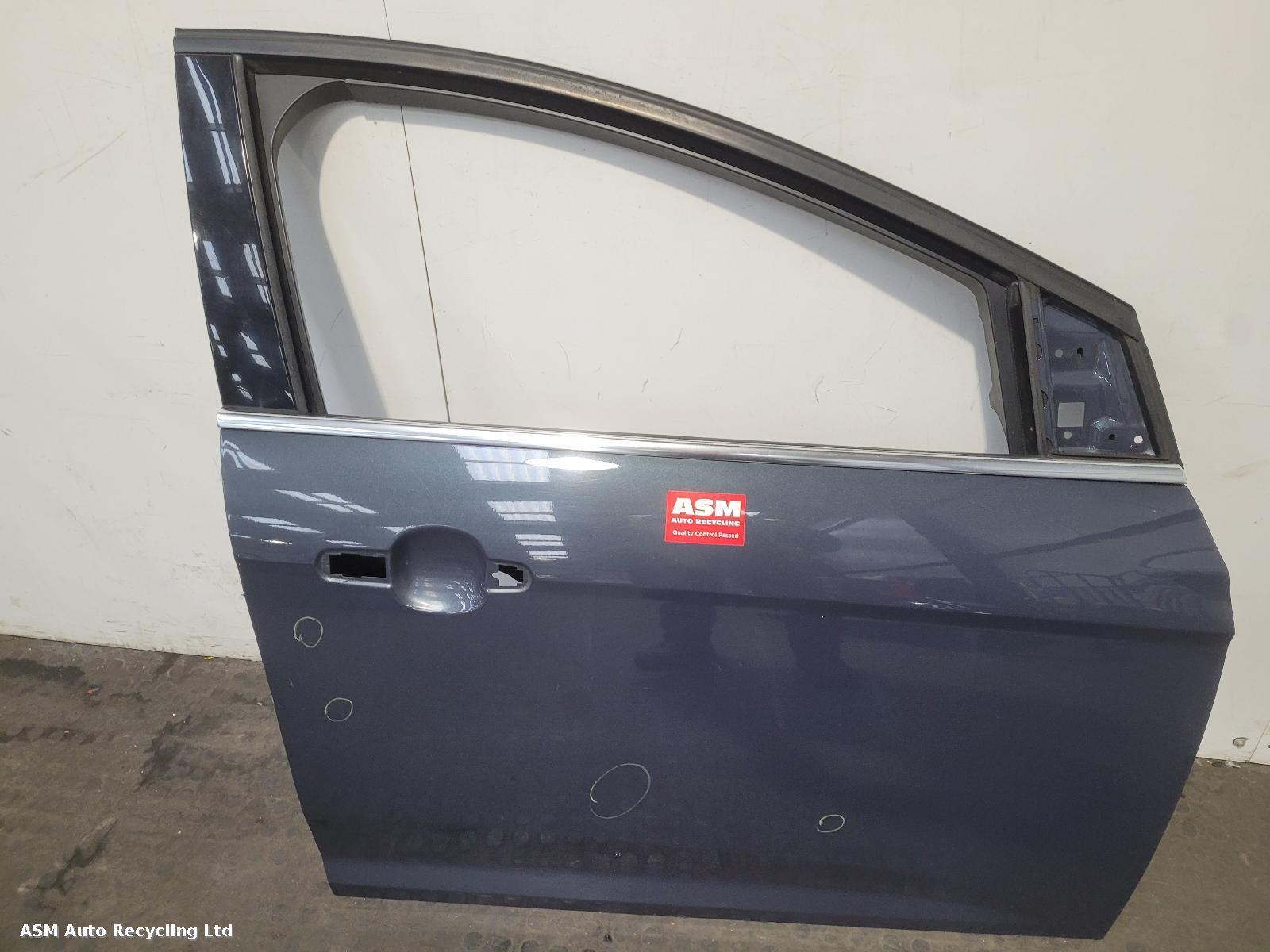 View Auto part R Front Door Ford Focus 2011