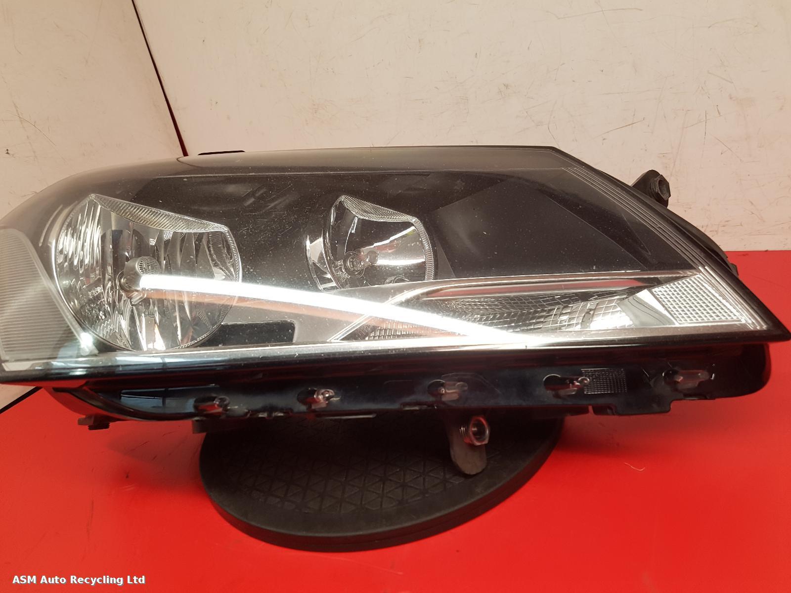 View Auto part R Headlamp Volkswagen Passat 2014