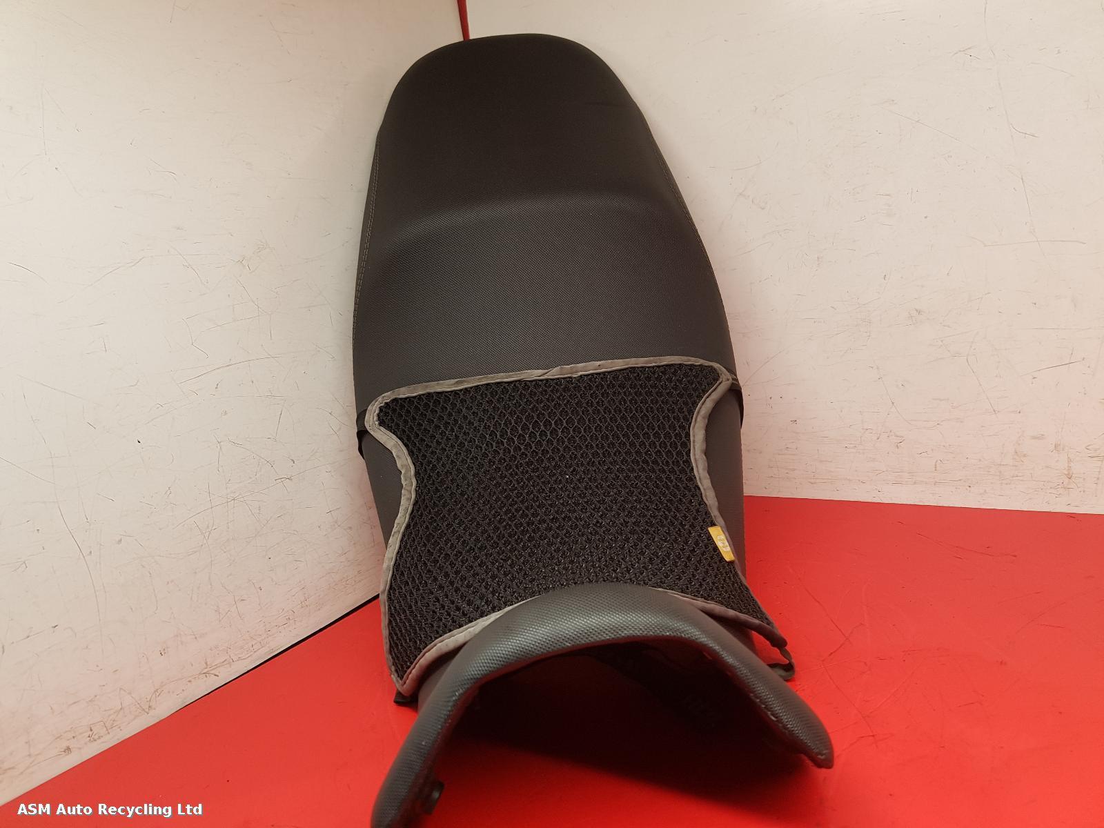 View Auto part Front Seat Triumph Tiger 1050 2007