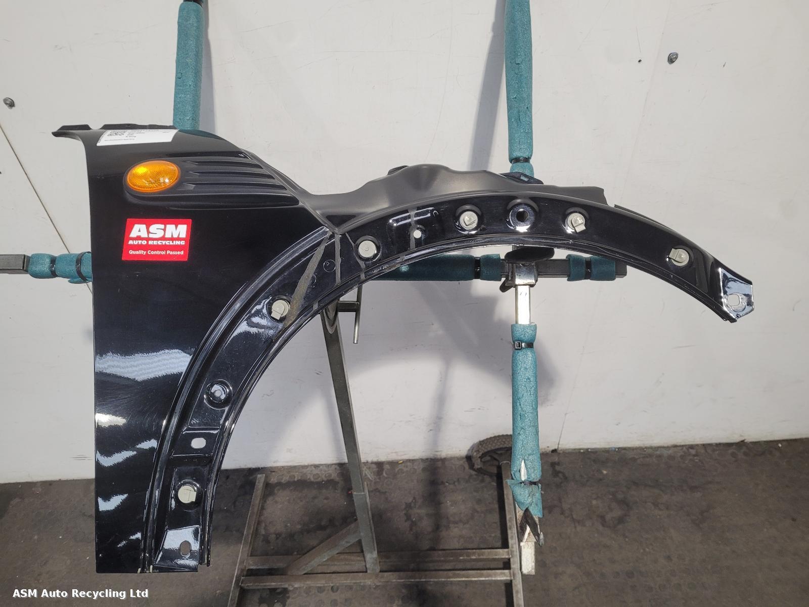 View Auto part R Wing Mini (bmw) Mini 2009