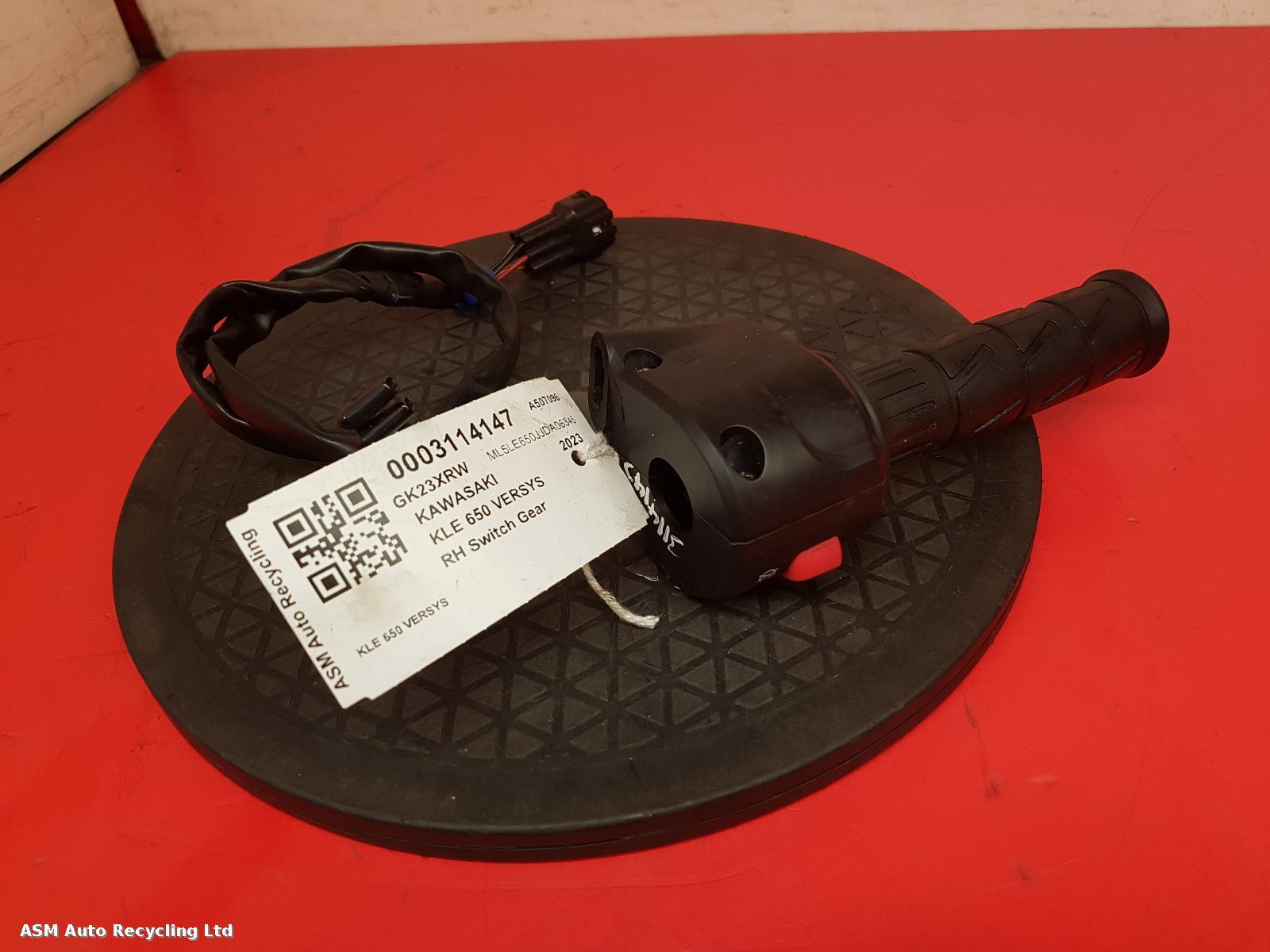 View Auto part RH Switch Gear Kawasaki Kle 650 Versys 2023