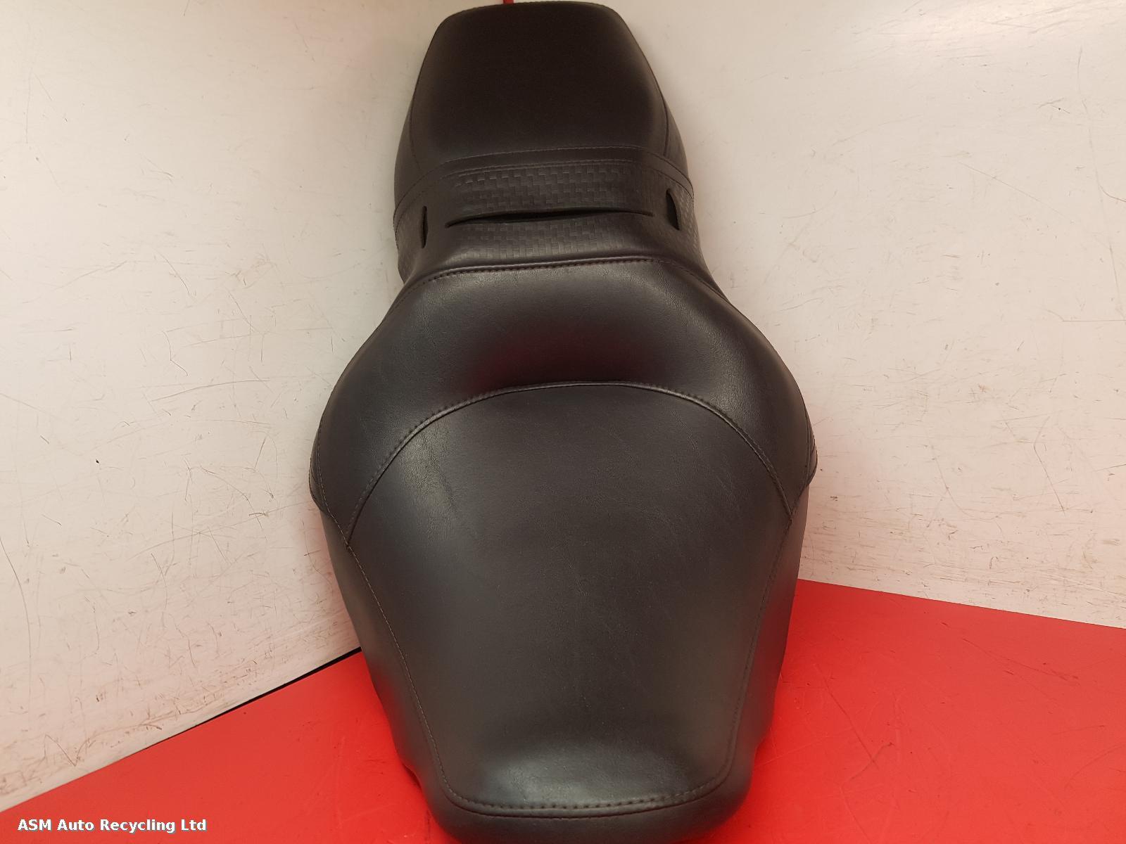 View Auto part Front Seat Harley Davidson Road King 2009