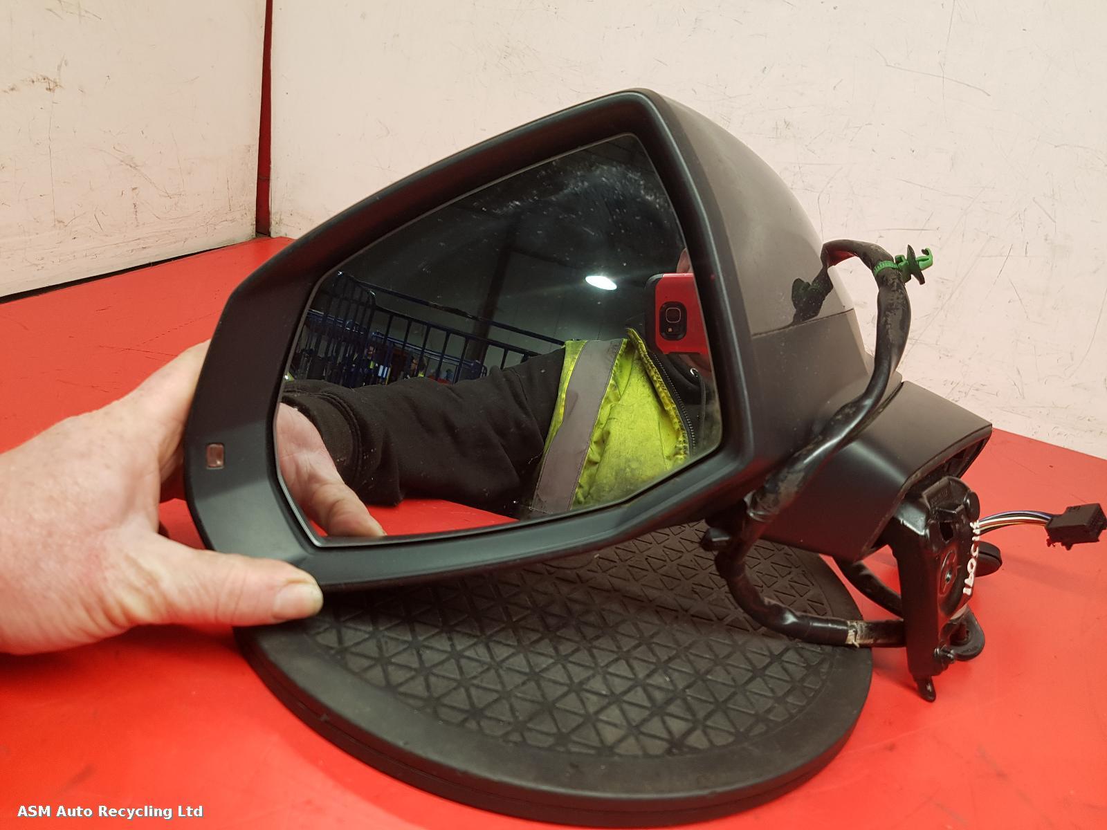 View Auto part L Door Mirror Audi Q5 2017