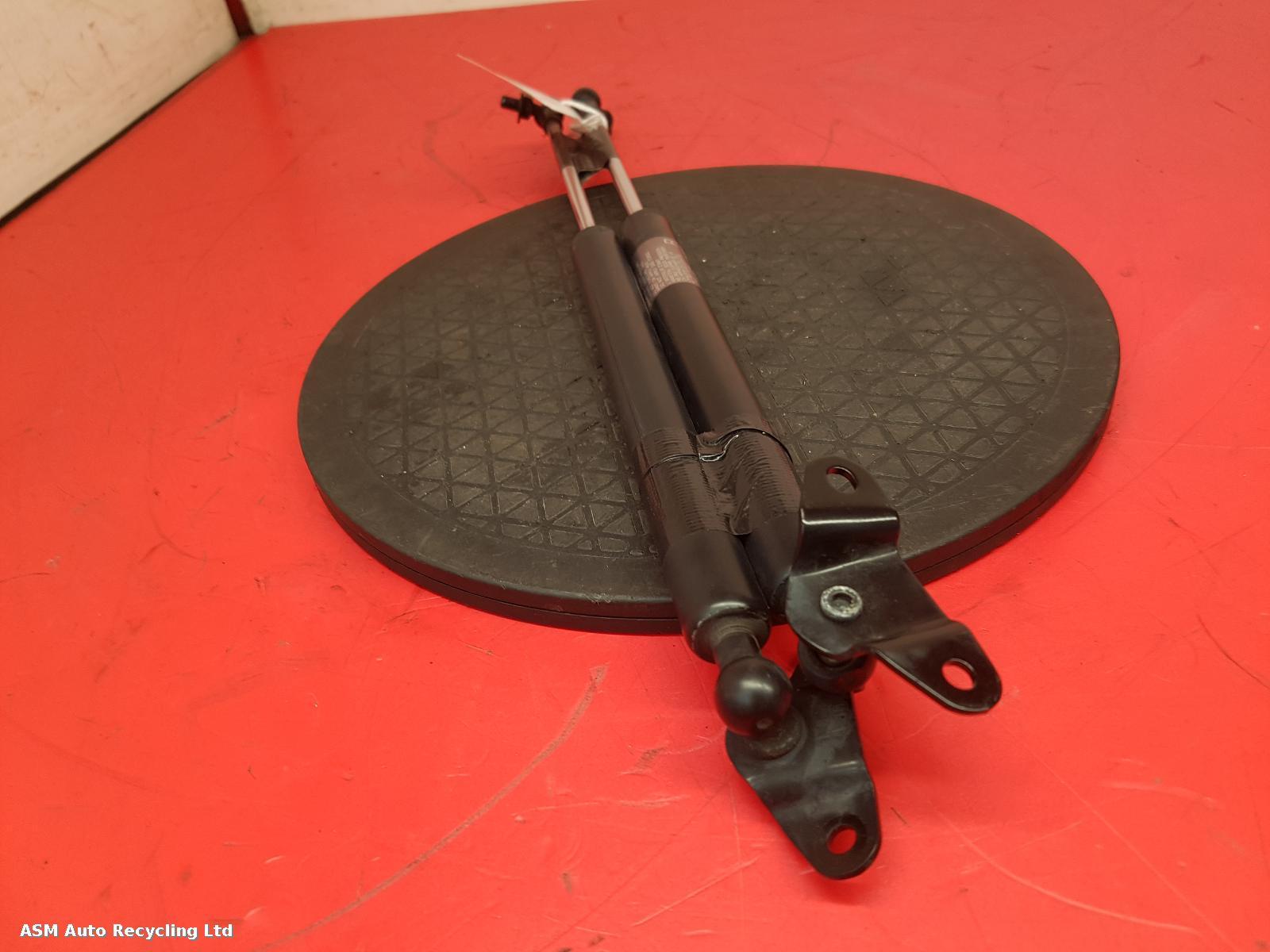 View Auto part Hatch Strut/Shock Honda Jazz 2009