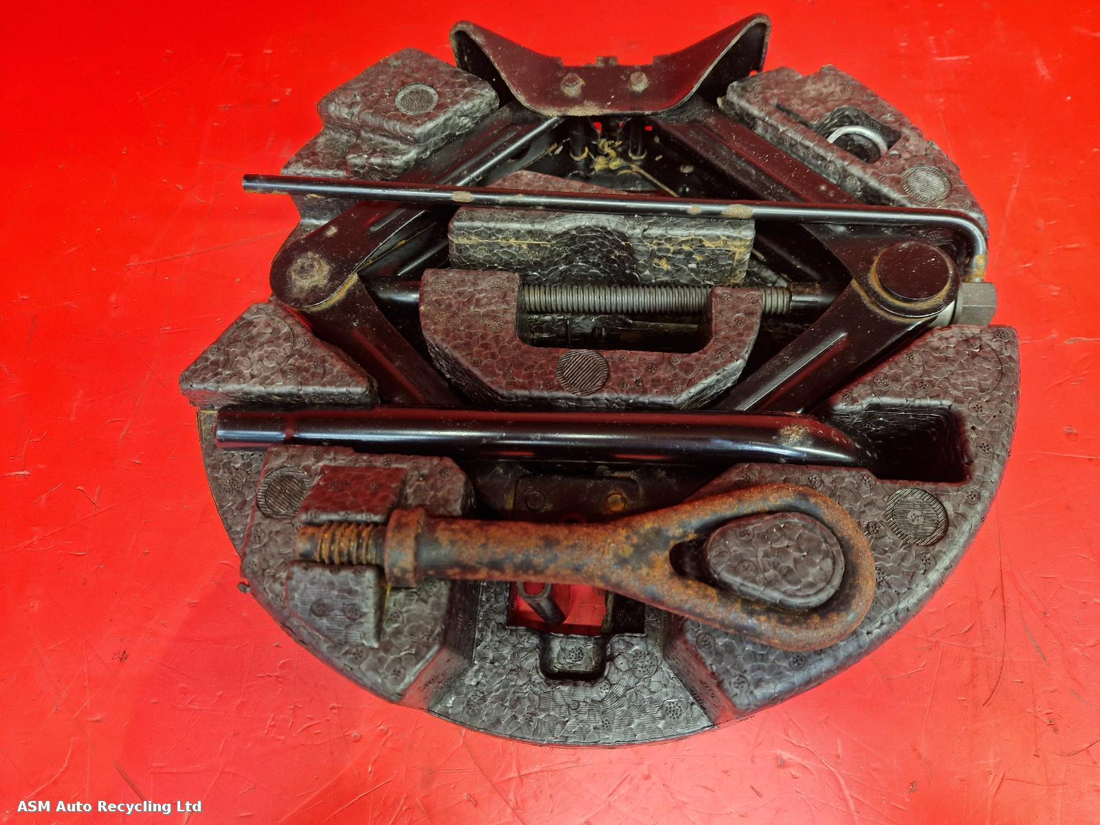 View Auto part Jack Ford Focus 2011