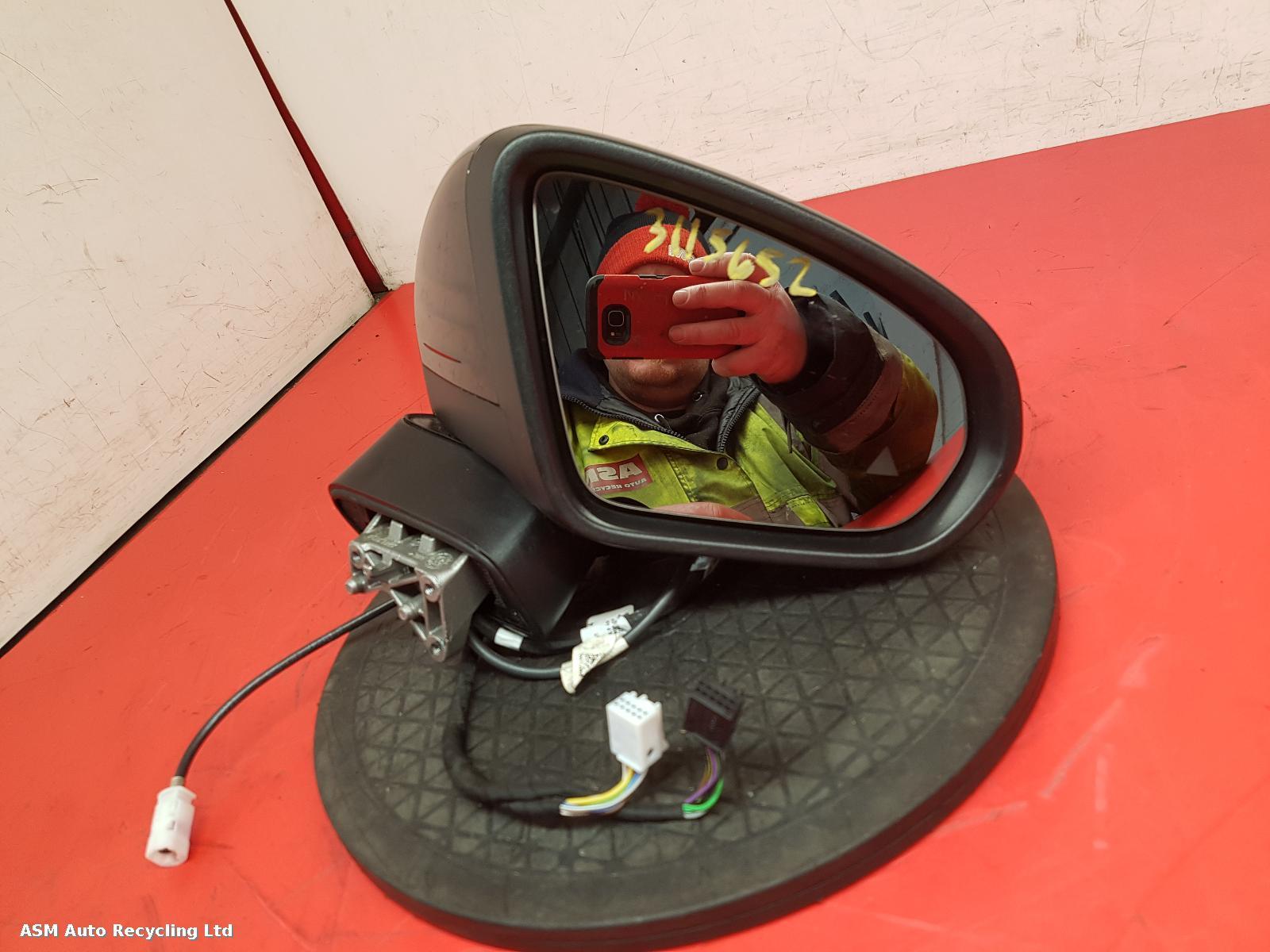 View Auto part R Door Mirror Mercedes Cla 2024
