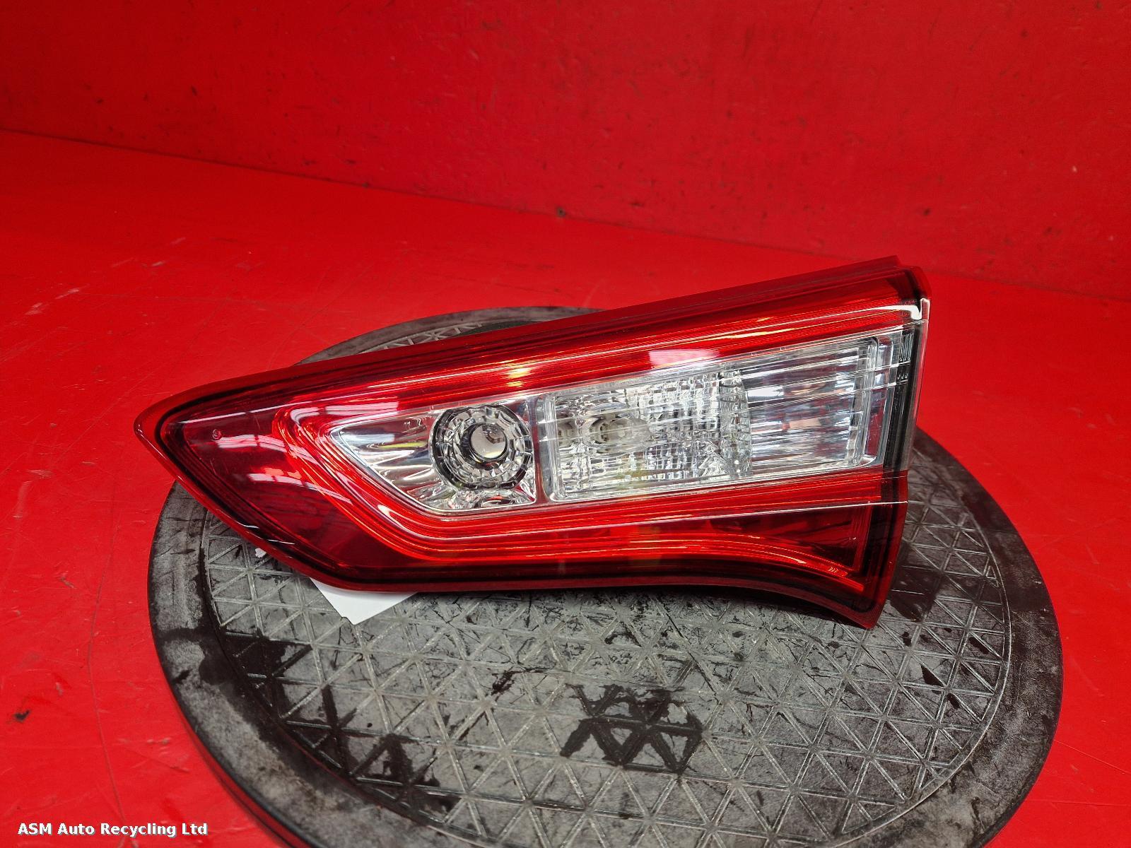 View Auto part R Taillight Toyota Yaris 2019