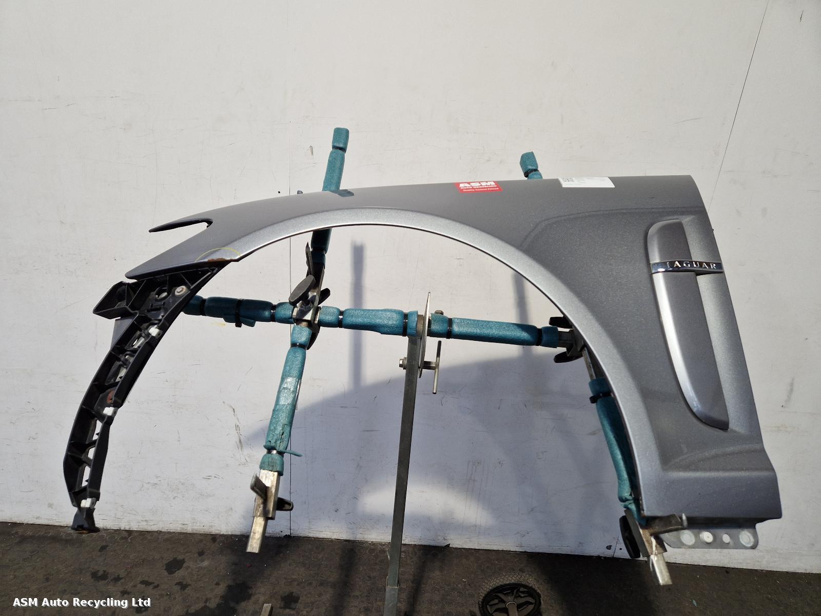 View Auto part L Wing Jaguar Xf 2009