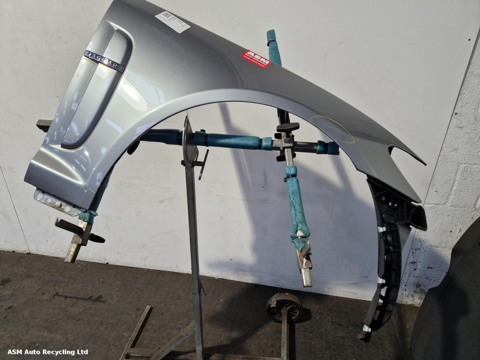 View Auto part R Wing Jaguar Xf 2009