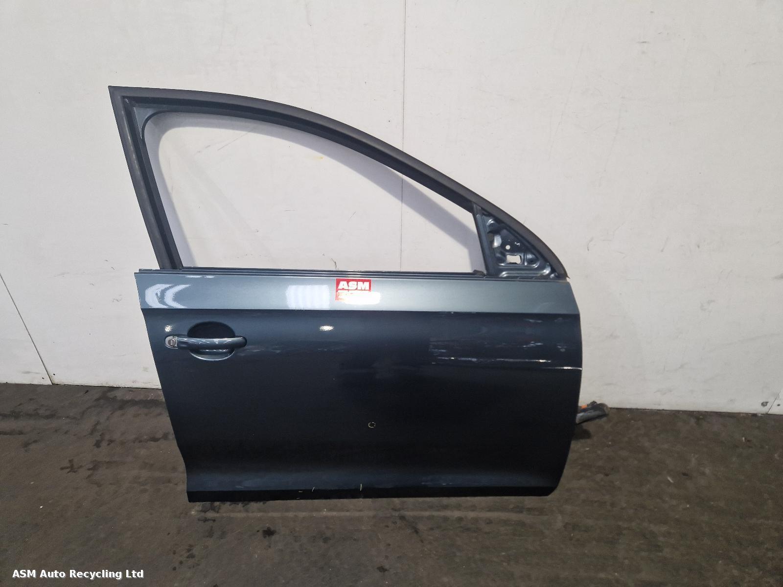 View Auto part R Front Door Seat Toledo 2018