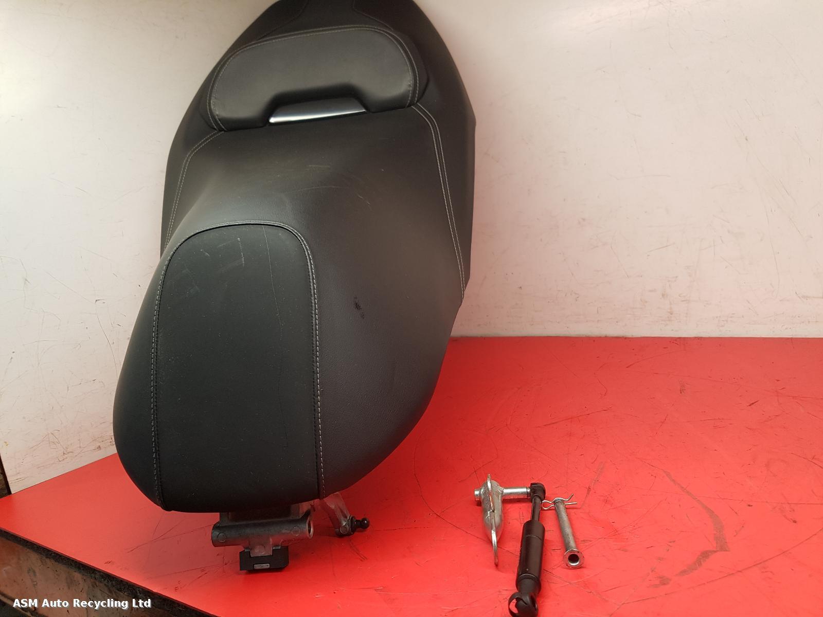 View Auto part Front Seat Yamaha X-max 125 2023