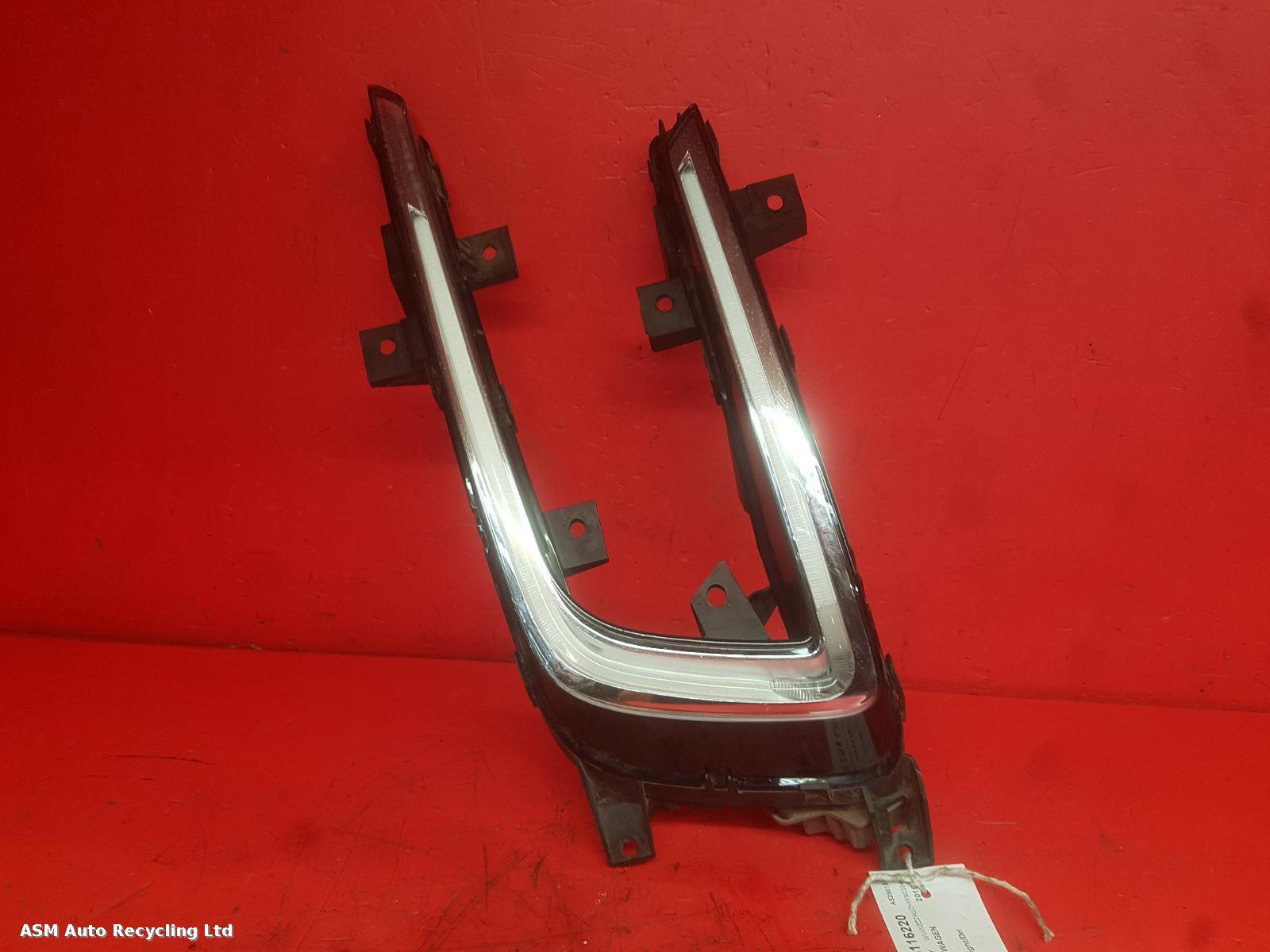 View Auto part L Sidelight/Daytime Running Light (DRL) Volkswagen Golf 2016