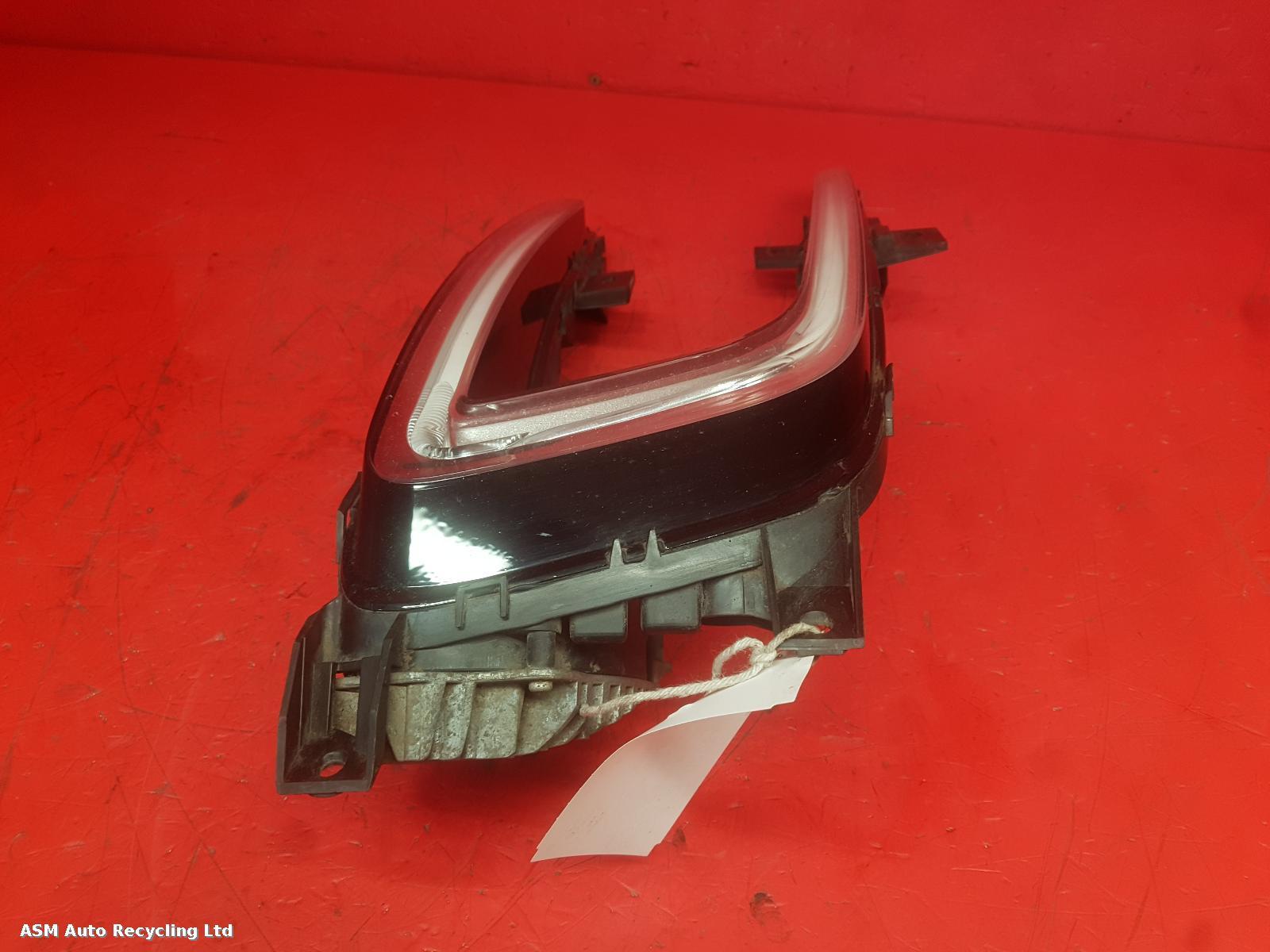 View Auto part R Sidelight/Daytime Running Light (DRL) Volkswagen Golf 2016