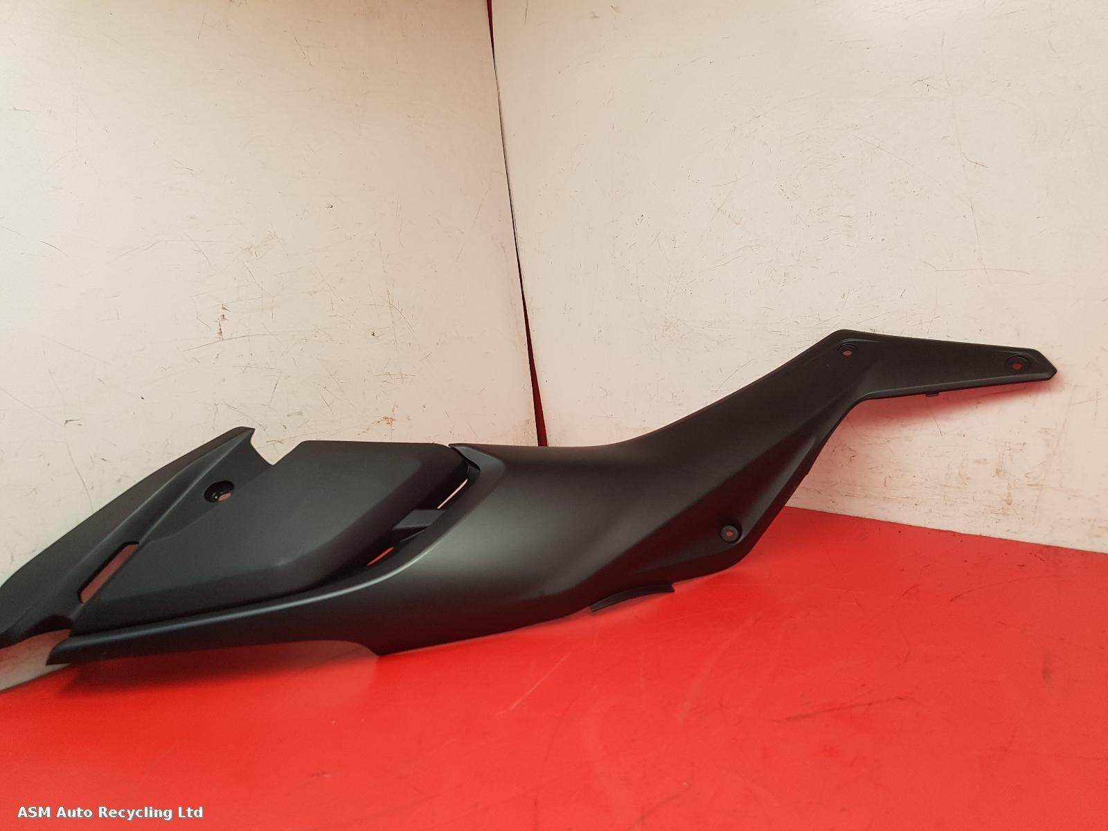 View Auto part Side Panel Left Yamaha X-max 125 2023