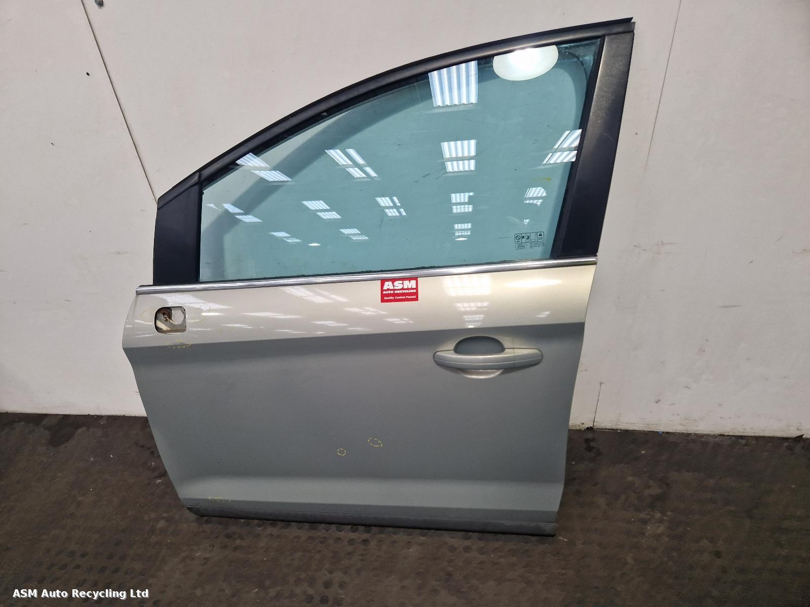 View Auto part L Front Door Ford Kuga 2008