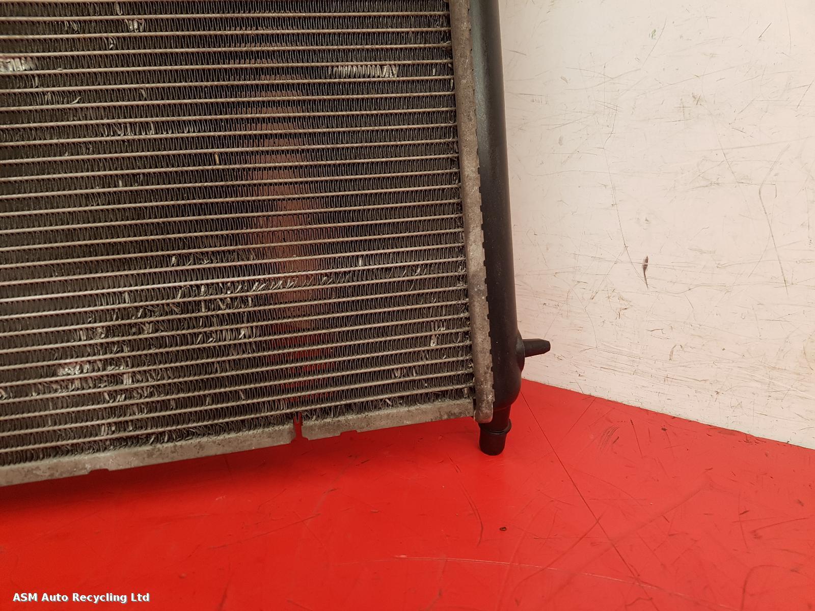 View Auto part Radiator Peugeot 207 2011