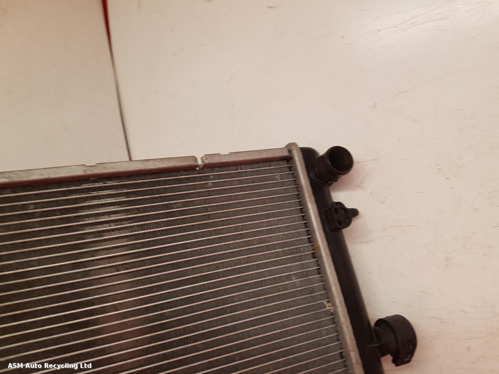 View Auto part Radiator Peugeot 207 2011
