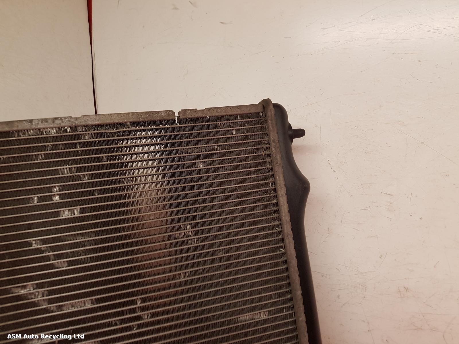 View Auto part Radiator Peugeot 207 2011