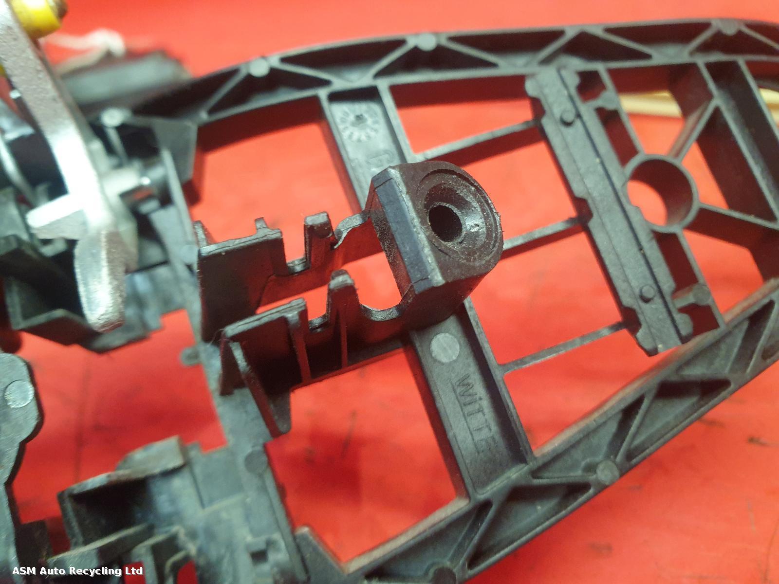 View Auto part Door Lock Assembly Vauxhall Astra 2009